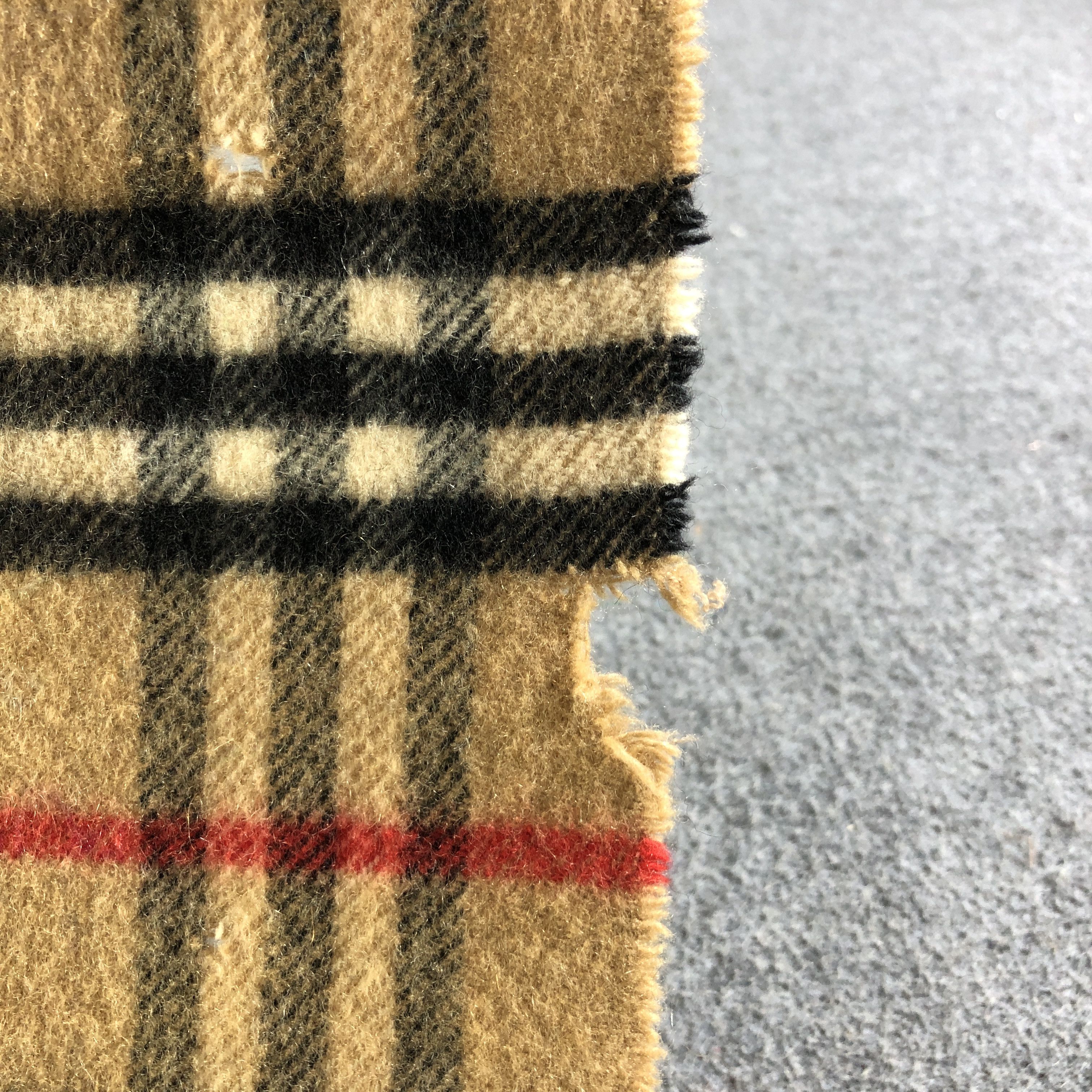 Burberry Burberrys Nova Check Tan Wool Scarf Muffler V2696 Size ONE SIZE - 17 Thumbnail