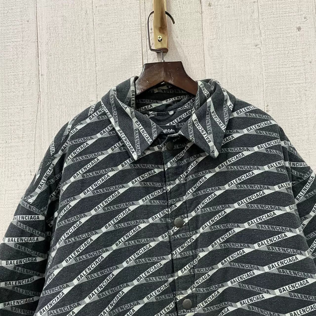 Balenciaga Balenciaga All-over Logo Short-sleeve Shirt Size US S / EU 44-46 / 1 - 3 Thumbnail
