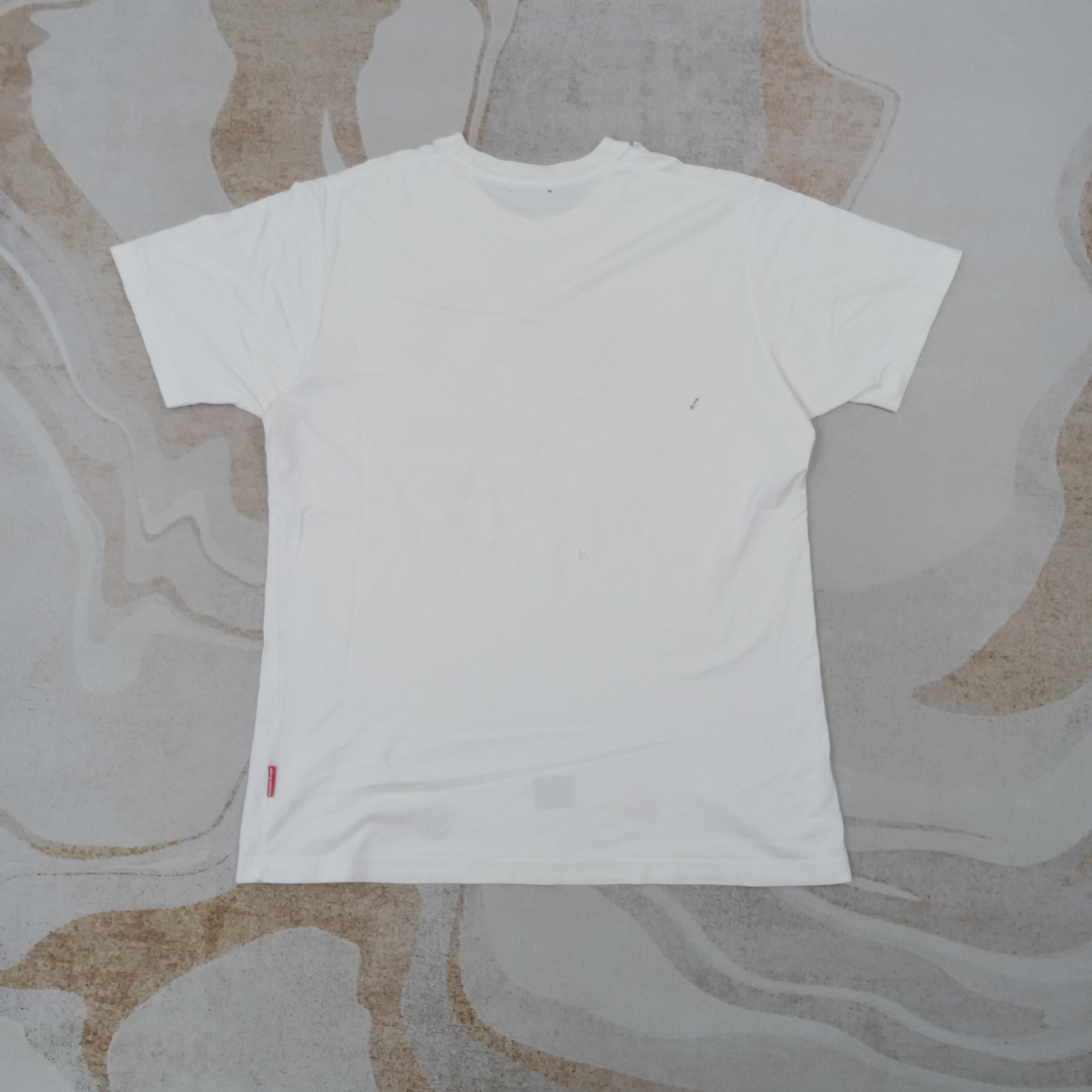 Barbara Kruger Barbara Kruger Japanese Streetwear Tshirt C267N17 Size US XL / EU 56 / 4 - 6 Thumbnail
