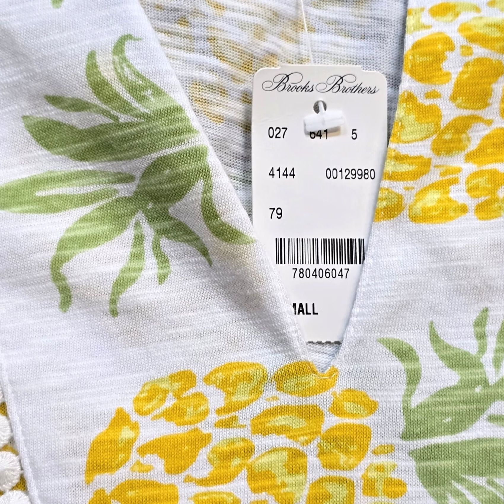 Brooks Brothers Brooks Brothers Top Womens Size Small Yellow Pineapples Long Sleeve Casual Blouse Regular Knit Cotton V-Neck Pullover Size S / US 4 / IT 40 - 4 Thumbnail
