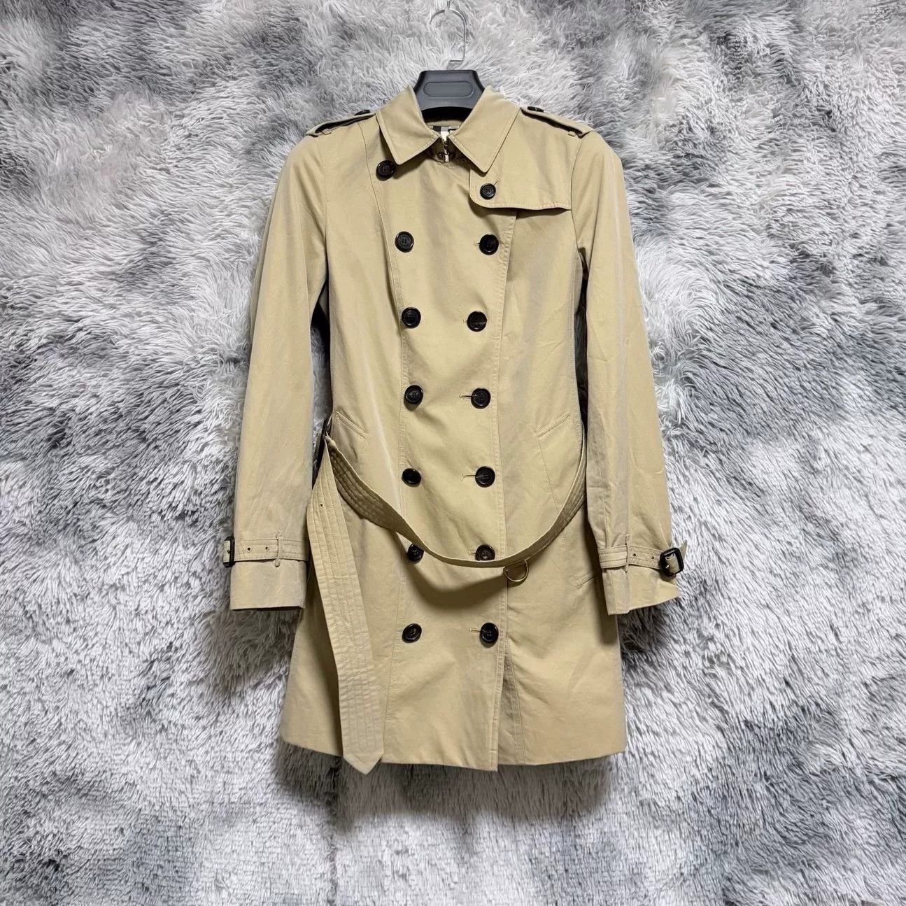 Burberry Burberry Coat Outerwear Casual Size US M / EU 48-50 / 2 - 1 Thumbnail
