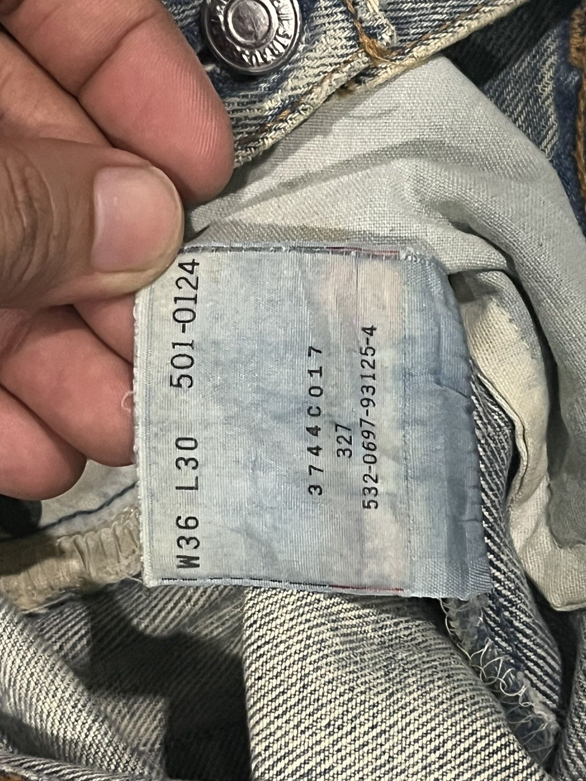 Levi's Vintage 90s Levi’s 501 Blue Wash Button Fly Distressed Jeans Size US 36 / EU 52 - 14 Thumbnail