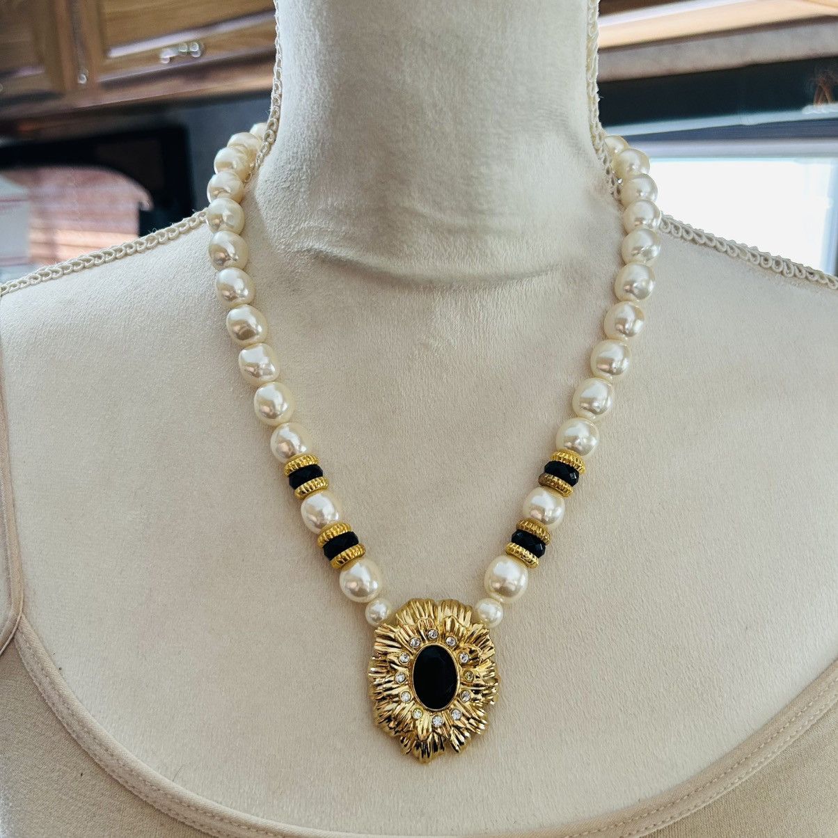 Vintage Vintage 80s Kenneth Jay Lane for Avon pearl bead necklace Size ONE SIZE - 2 Thumbnail