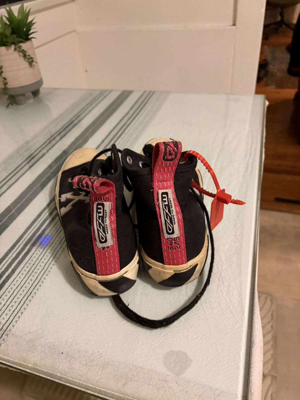 Off-White Off White EU43 Vulcanized Hi Top Sneakers Size US 10 / EU 43 - 3 Thumbnail