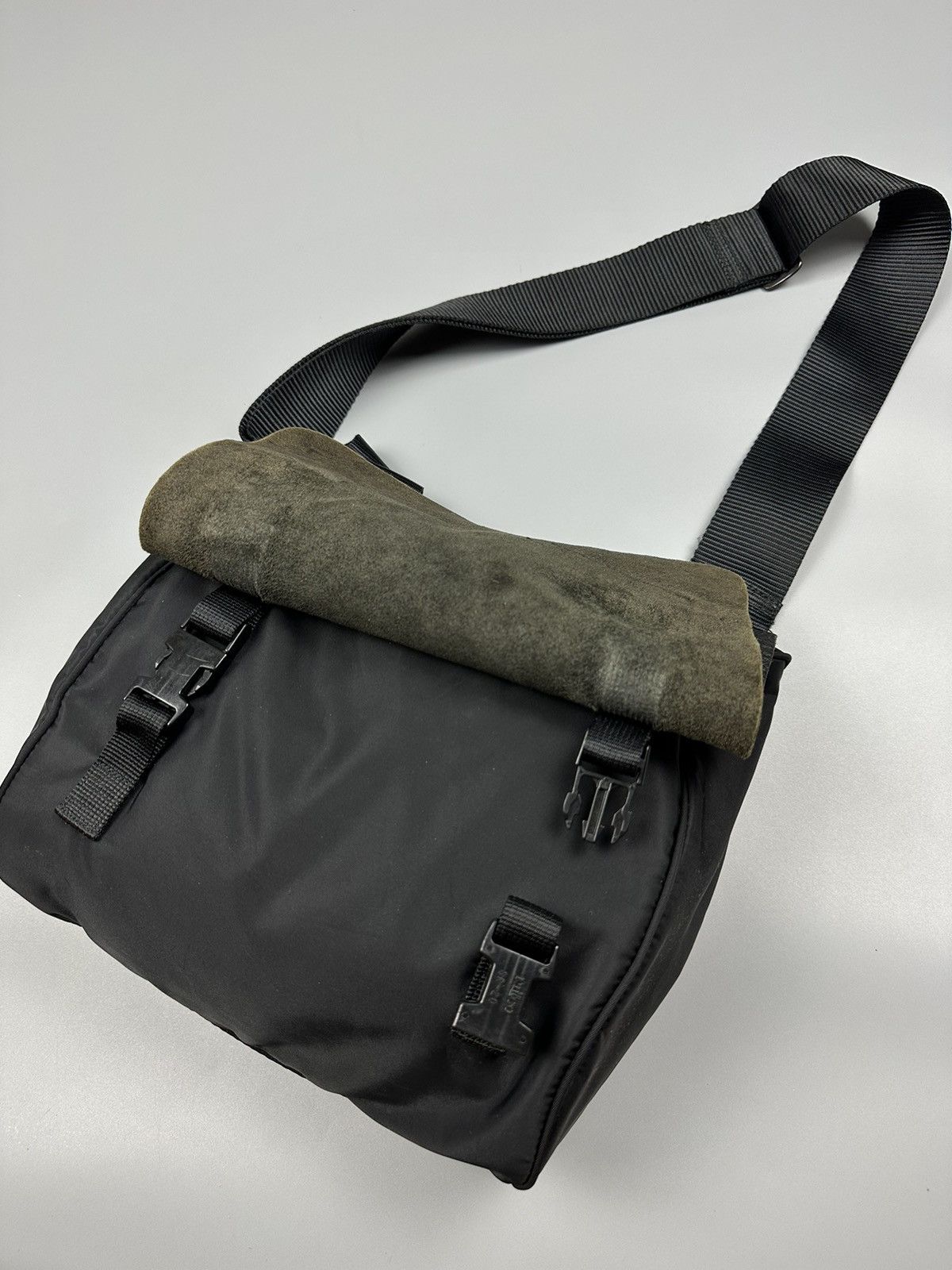 Y's × Yohji Yamamoto Y’saccs Yohji Yamamoto Leather Shoulder/Sling Bag Size ONE SIZE - 7 Thumbnail
