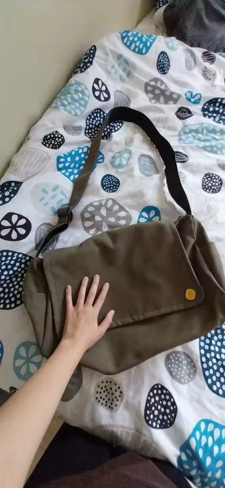 Japanese Brand Minimalist Flap Messenger Bag Size ONE SIZE - 5 Thumbnail