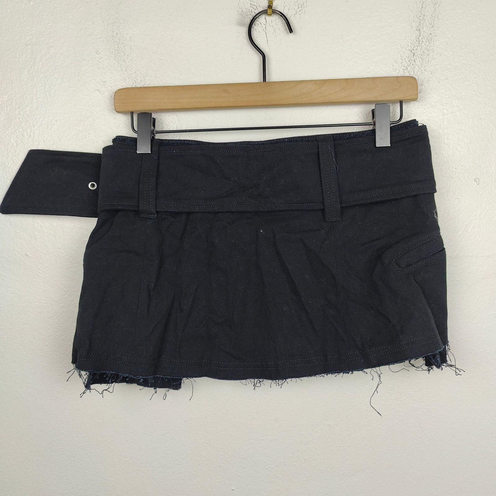 Are You Am I Are You Am I Ketki Mini Skirt Womens 0 Black Y2K Raw Hem Size 25" / US 0 / IT 36 - 3 Thumbnail