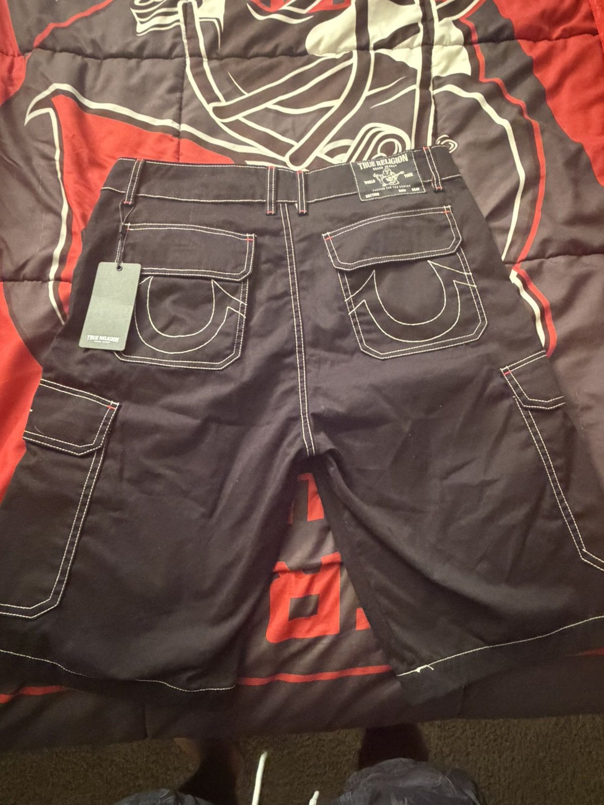 True Religion True religion black cargo shorts Size US 32 / EU 48 - 4 Thumbnail