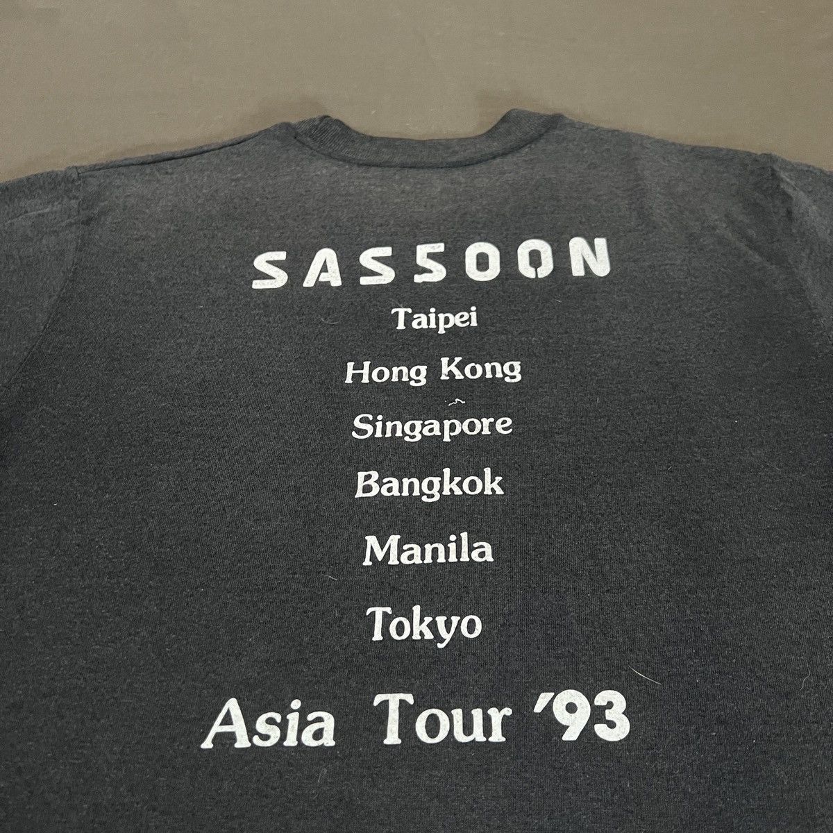 Vintage Vidal Sassoon hairstylist Asia Tour Faded Graphic Fashion Size US M / EU 48-50 / 2 - 5 Thumbnail