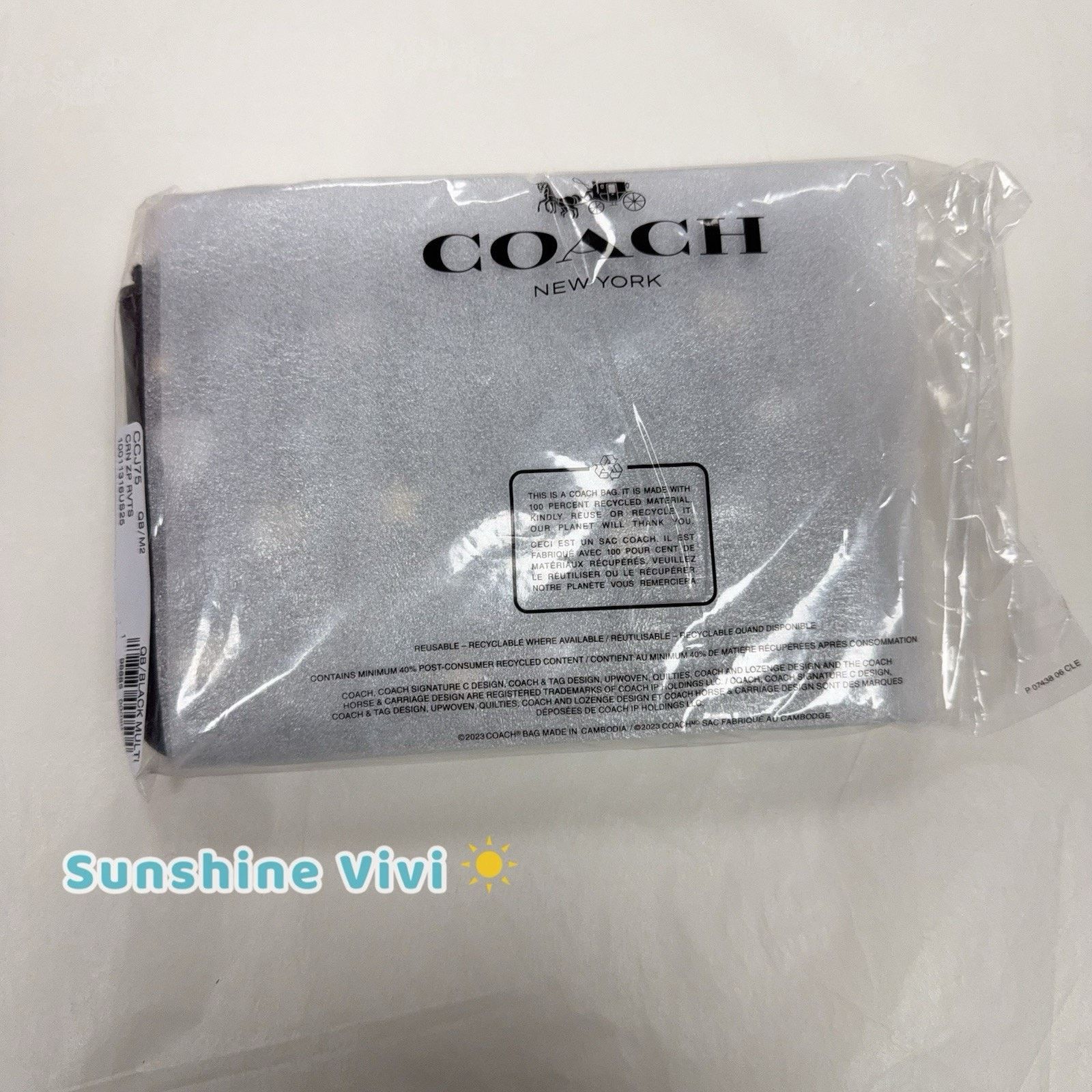Coach NWT Coach Corner Zip Wristlet Rivets Black Leather CCJ75 Size ONE SIZE - 3 Thumbnail