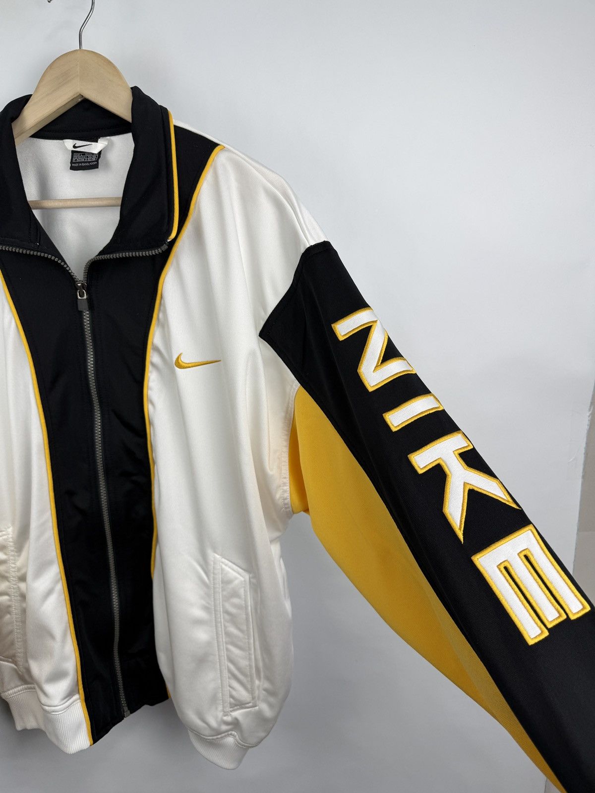 Nike 🇺🇸 Vintage 90s Nike Gold Logo Tracksuit Jacket Pants Rare Y2K Size US L / EU 52-54 / 3 - 5 Thumbnail