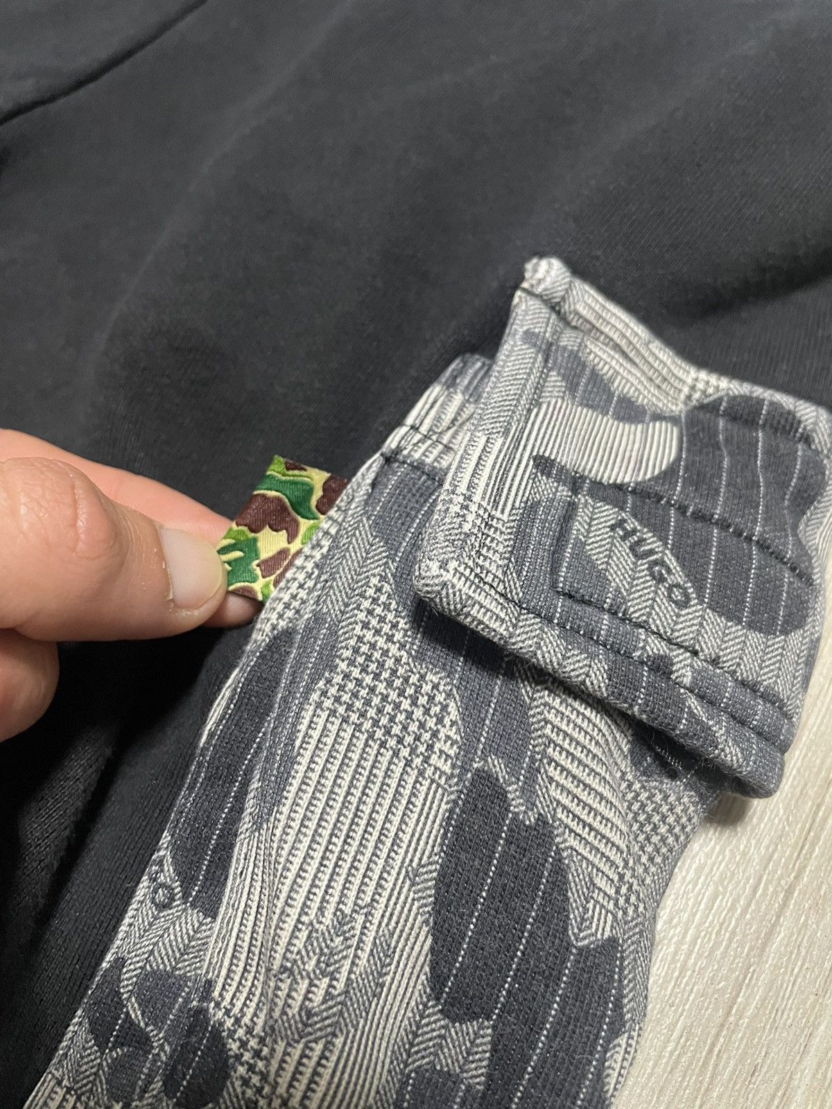 Bape × Hugo Boss Mr Bathing Ape x Hugo Boss Pants Bape Camo Size US 30 / EU 46 - 17 Thumbnail