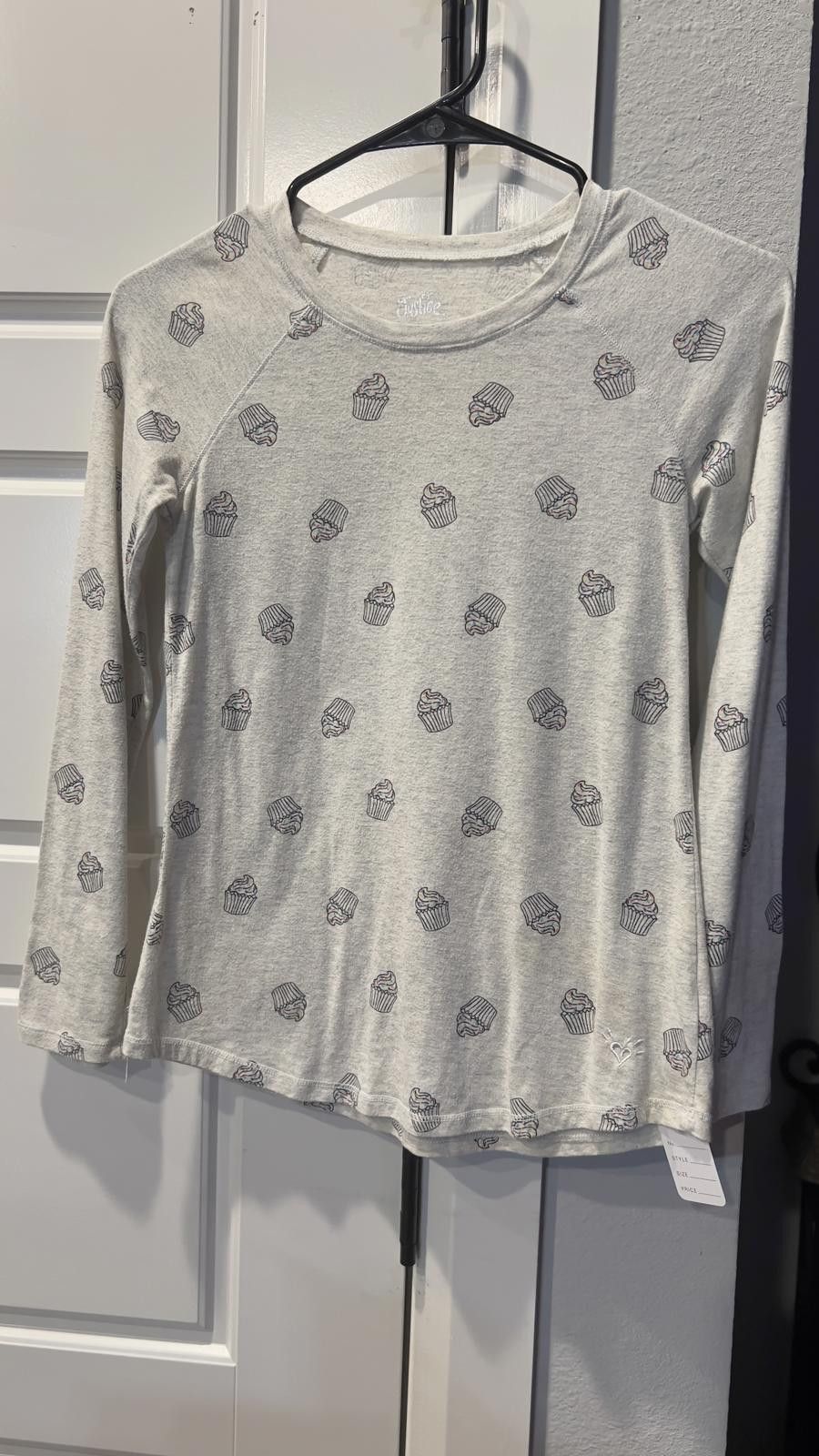 Other Jiggle Kids' Long Sleeve Cupcake Print Top - Size 12 Size ONE SIZE - 1 Thumbnail