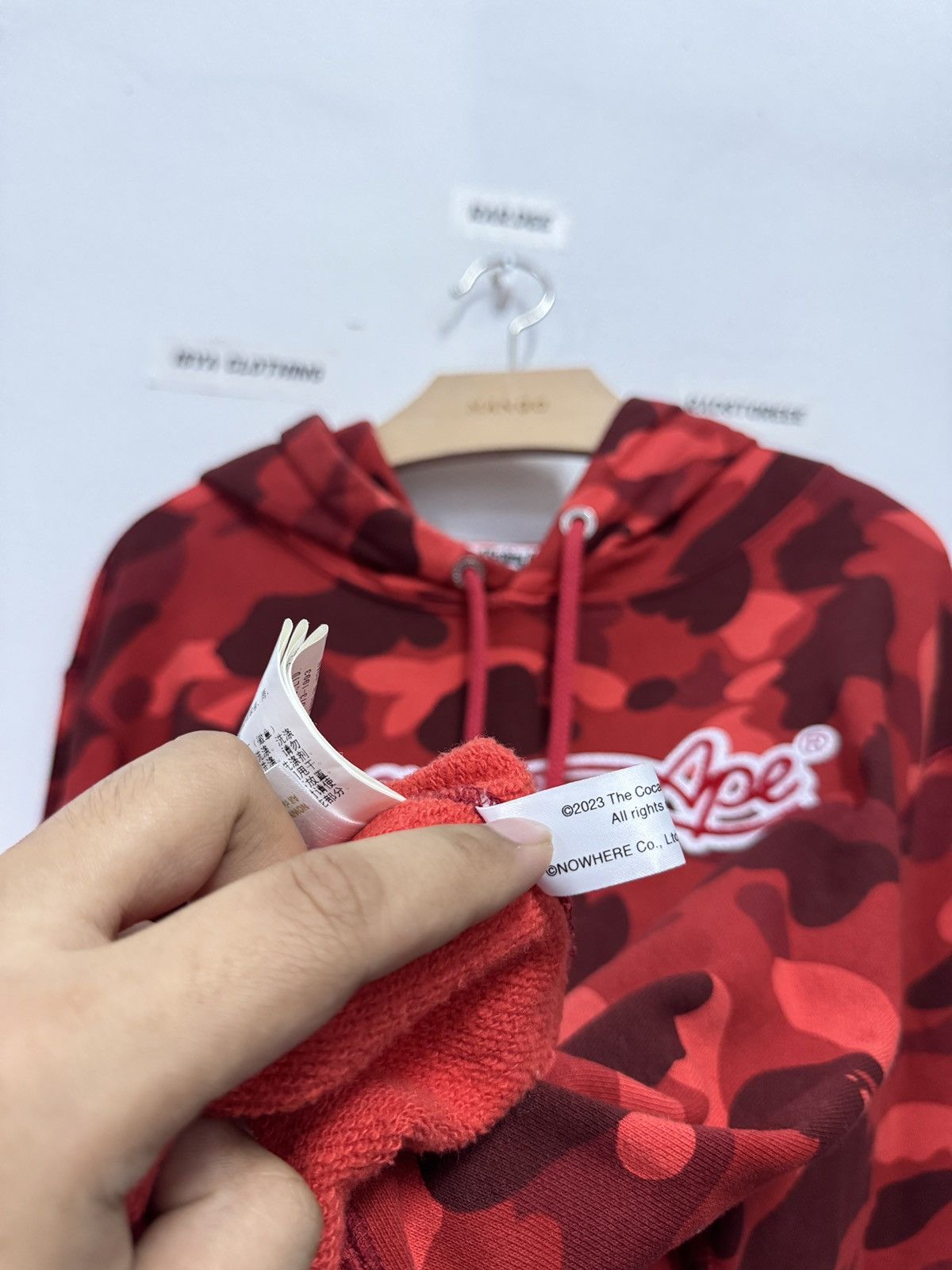 Bape × Coca Cola BAPE x Coca-Cola Color Camo Ape Head Pullover Hoodie Size US L / EU 52-54 / 3 - 7 Thumbnail