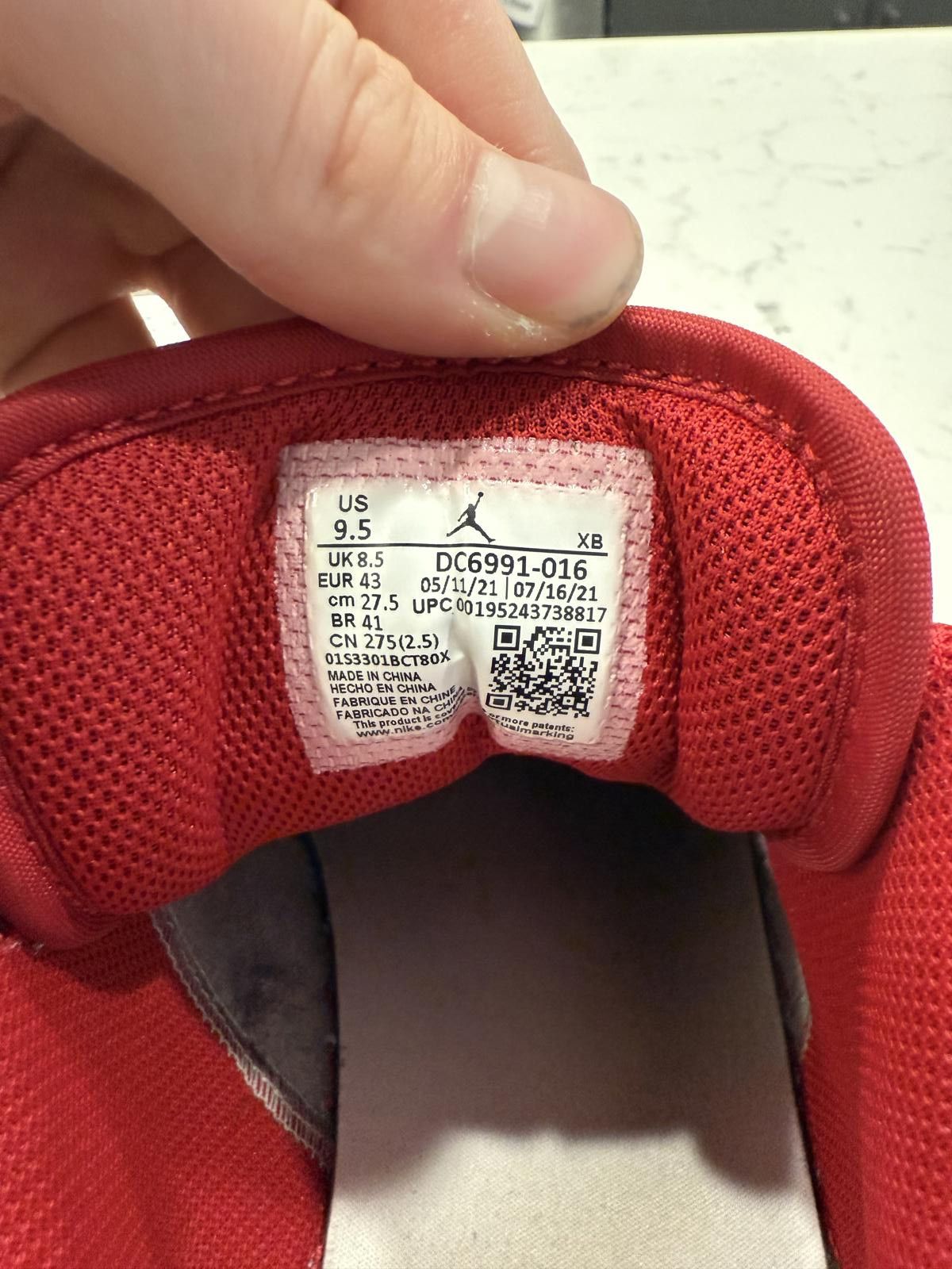 Jordan Brand Nike Air Jordan 1 Low SE “Light Smoke Grey Gym Red” Size 9.5 Size ONE SIZE - 5 Thumbnail