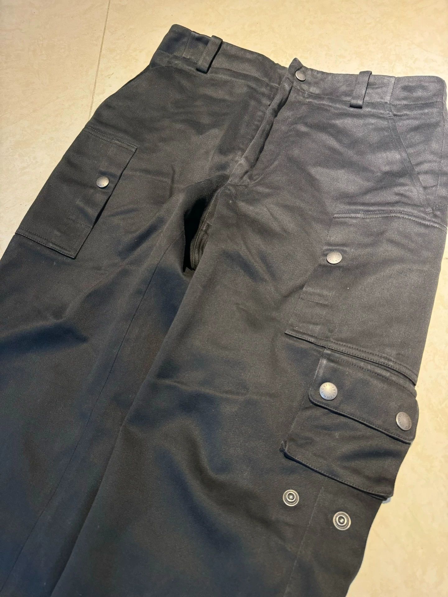Louis Vuitton LV Rivet Cargo Pants Black Washed Distressed 48 Size US 32 / EU 48 - 2 Thumbnail