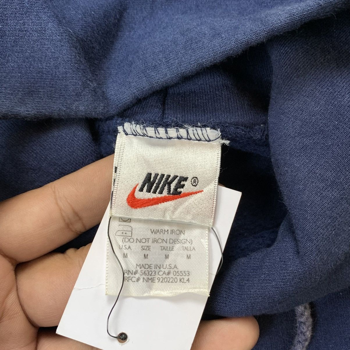Nike NIKE Y2K Mini Swoosh Logo Vintage Sweater Hoodies Size US M / EU 48-50 / 2 - 7 Thumbnail