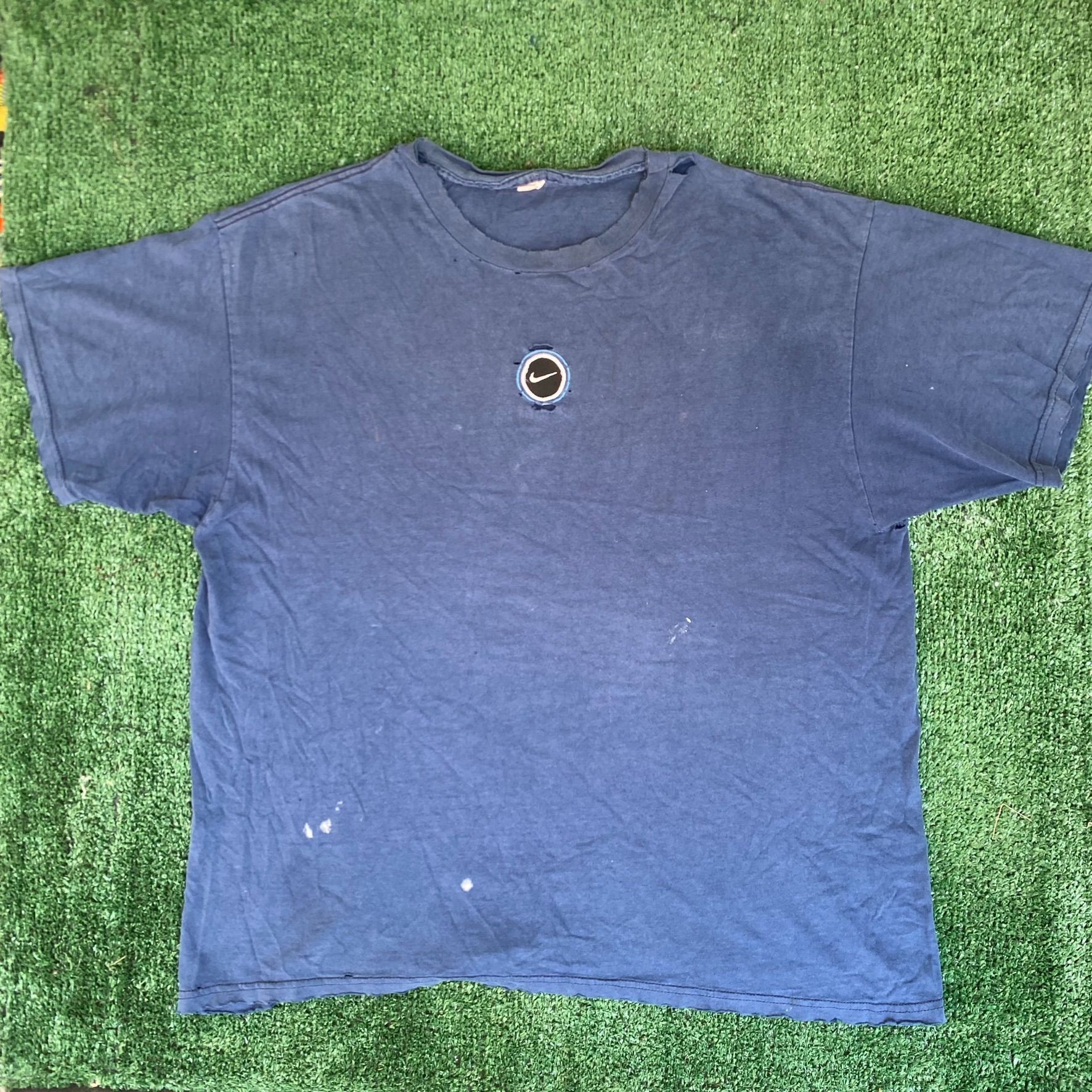 Nike × Vintage Vintage 90s Nike Logo Shirt Rare Thrashed Center Swoosh Tee Size US L / EU 52-54 / 3 - 1 Thumbnail