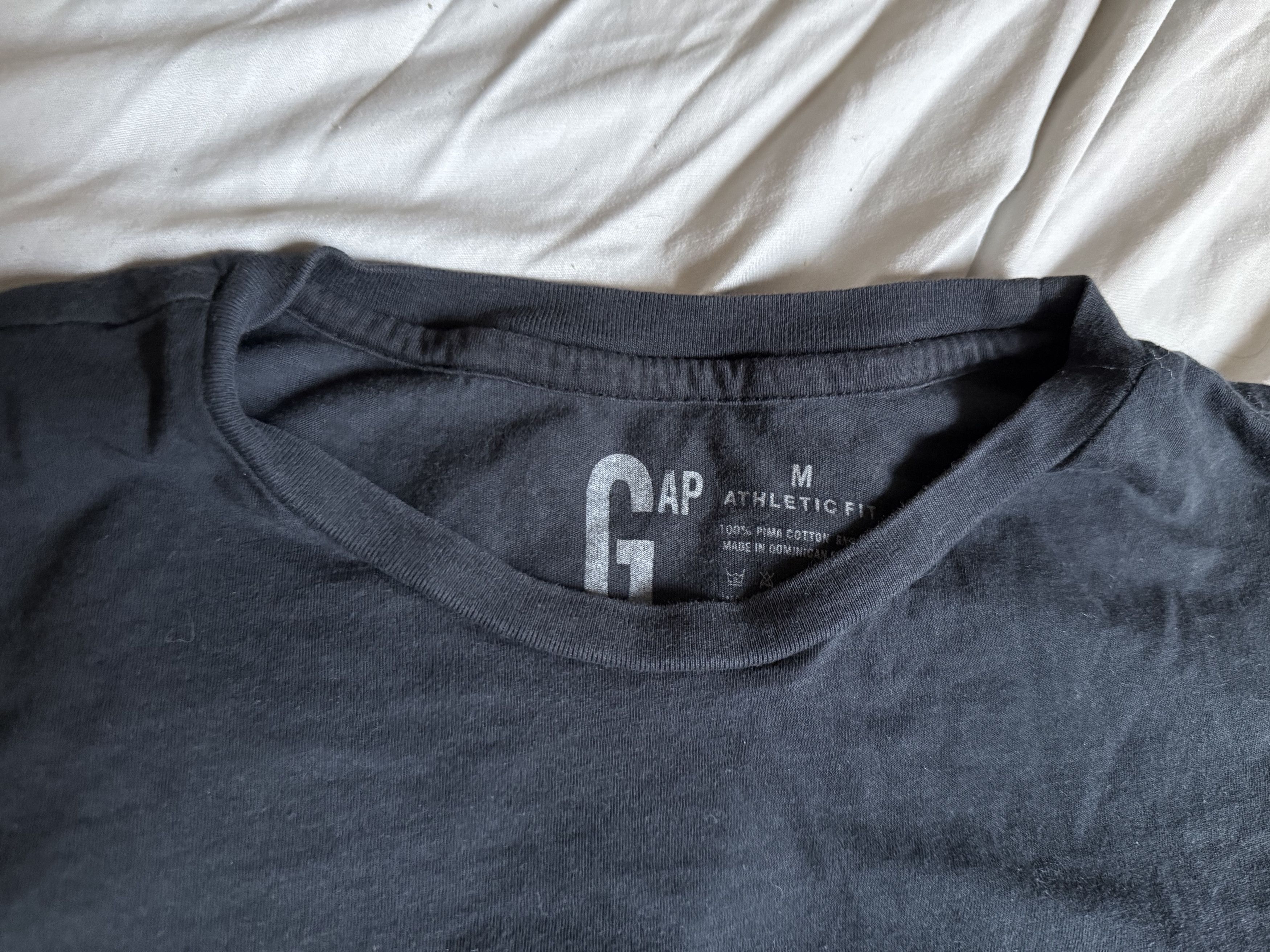 Gap Gap athletic fit tee medium navy $29.95 Size US M / EU 48-50 / 2 - 3 Thumbnail