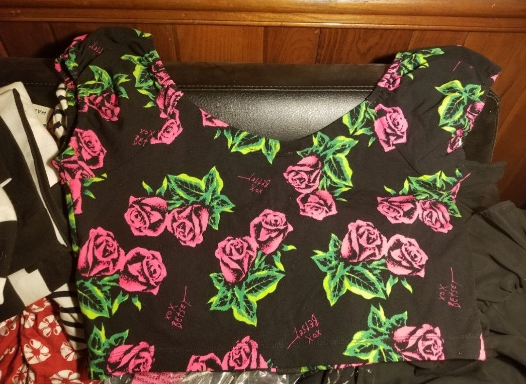 Betsey Johnson Betsey Johnson floral crop top Size XL / US 12-14 / IT 48-50 - 4 Thumbnail