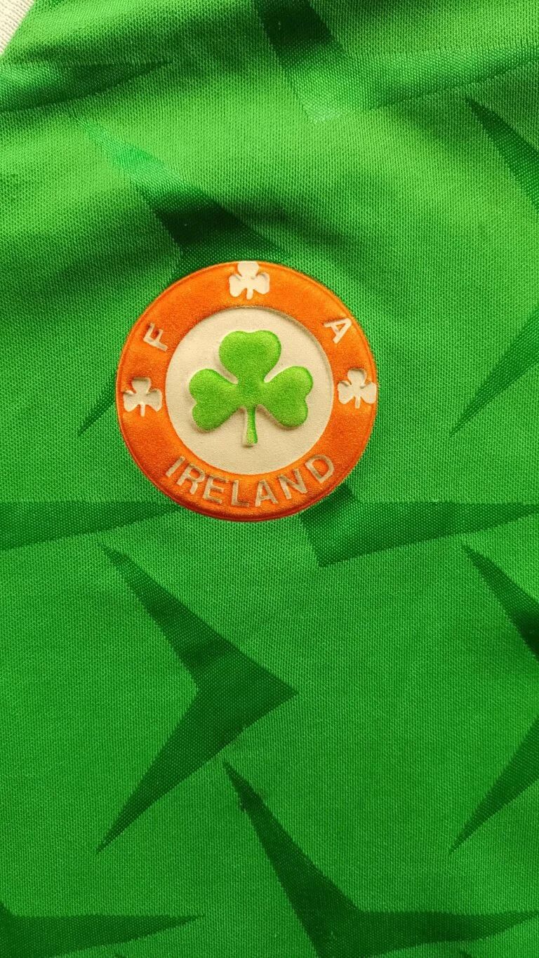 Adidas Ireland 1990-92 Adidas home football jersey size M Size US M / EU 48-50 / 2 - 3 Thumbnail