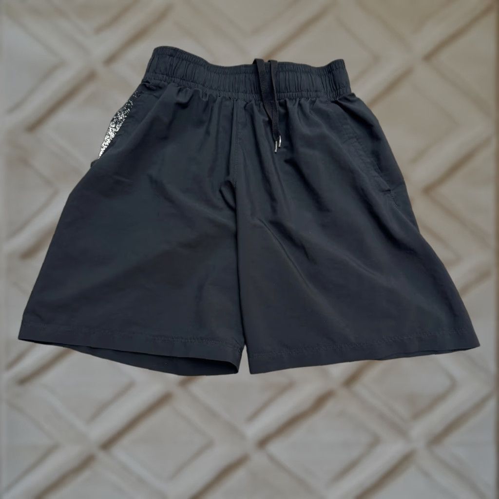 Under Armour Under Armour Shorts Mens Small Black White Graphic Elastic Waist Active Size US 29 - 1 Thumbnail