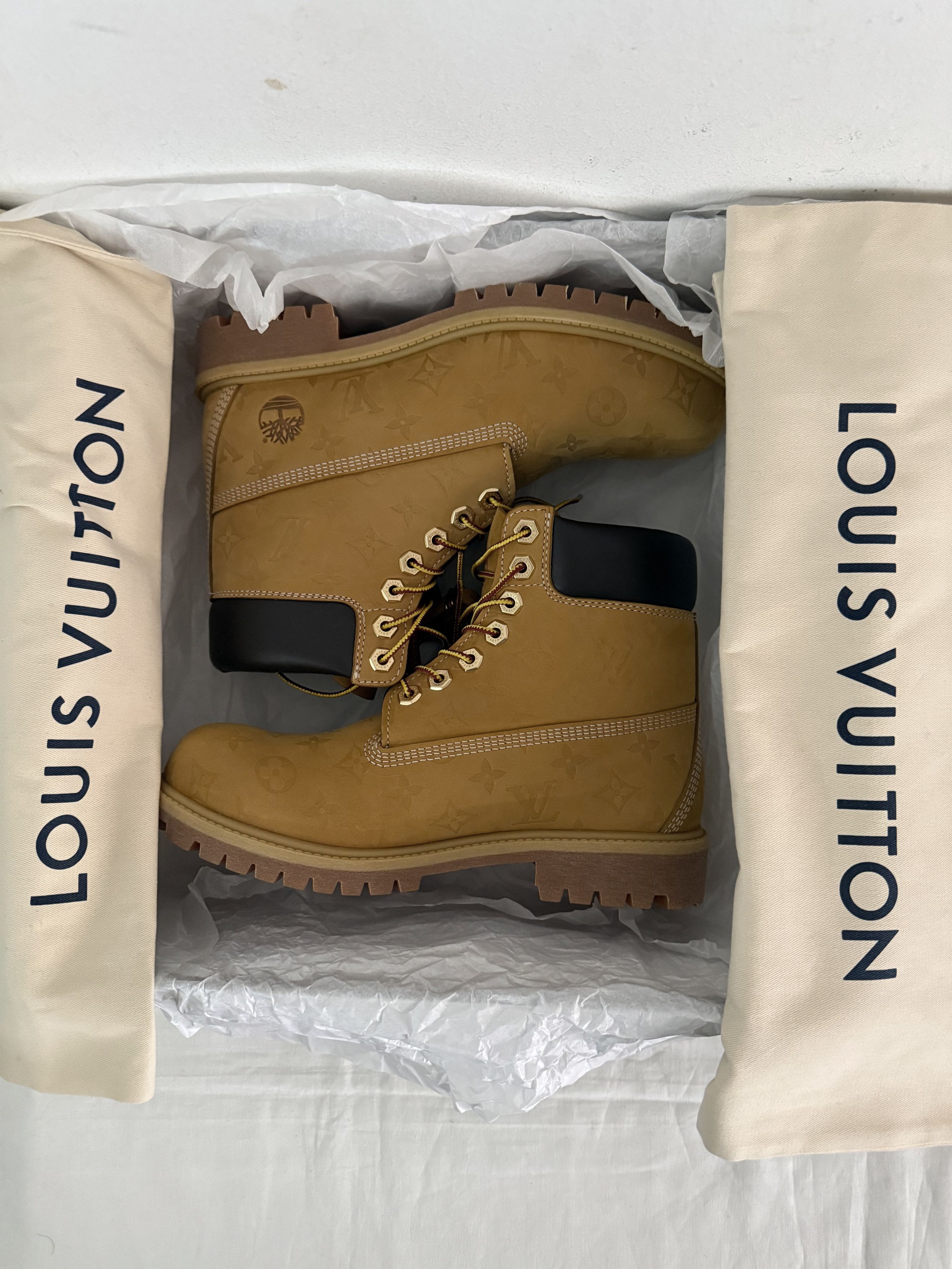 Louis Vuitton × Timberland LV Timberland Monogram Wheat Boots Size US 9 / EU 42 - 2 Thumbnail