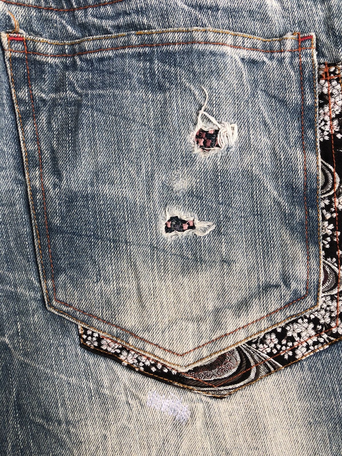 Japanese Brand Japanese Geisha Embroidered Jeans Distressed Jeans Size US 31 - 16 Thumbnail