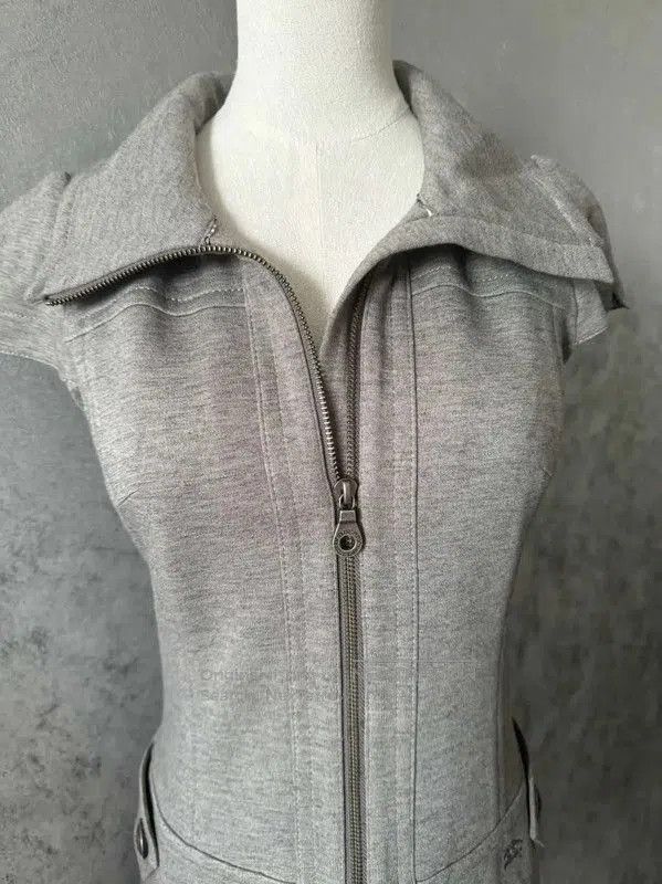 Burberry Burberry Gray Short Sleeve Dress for Women. Size S / US 4 / IT 40 - 6 Thumbnail