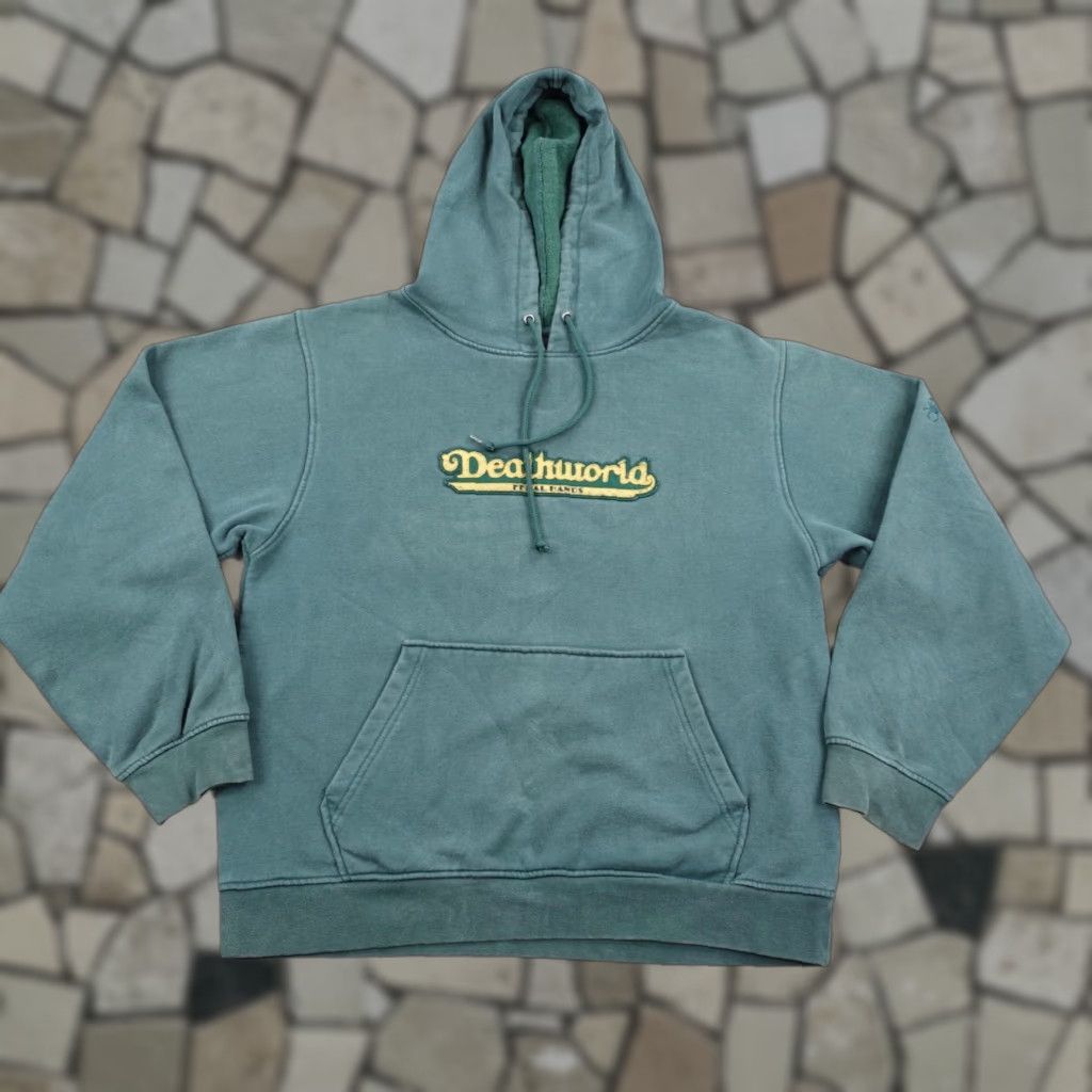 Vintage VINTAGE Death World Feral Hands Hoodie Mens Large Green Pullover Sweatshirt Skater Outdoor Graphic Print Size US L / EU 52-54 / 3 - 1 Thumbnail