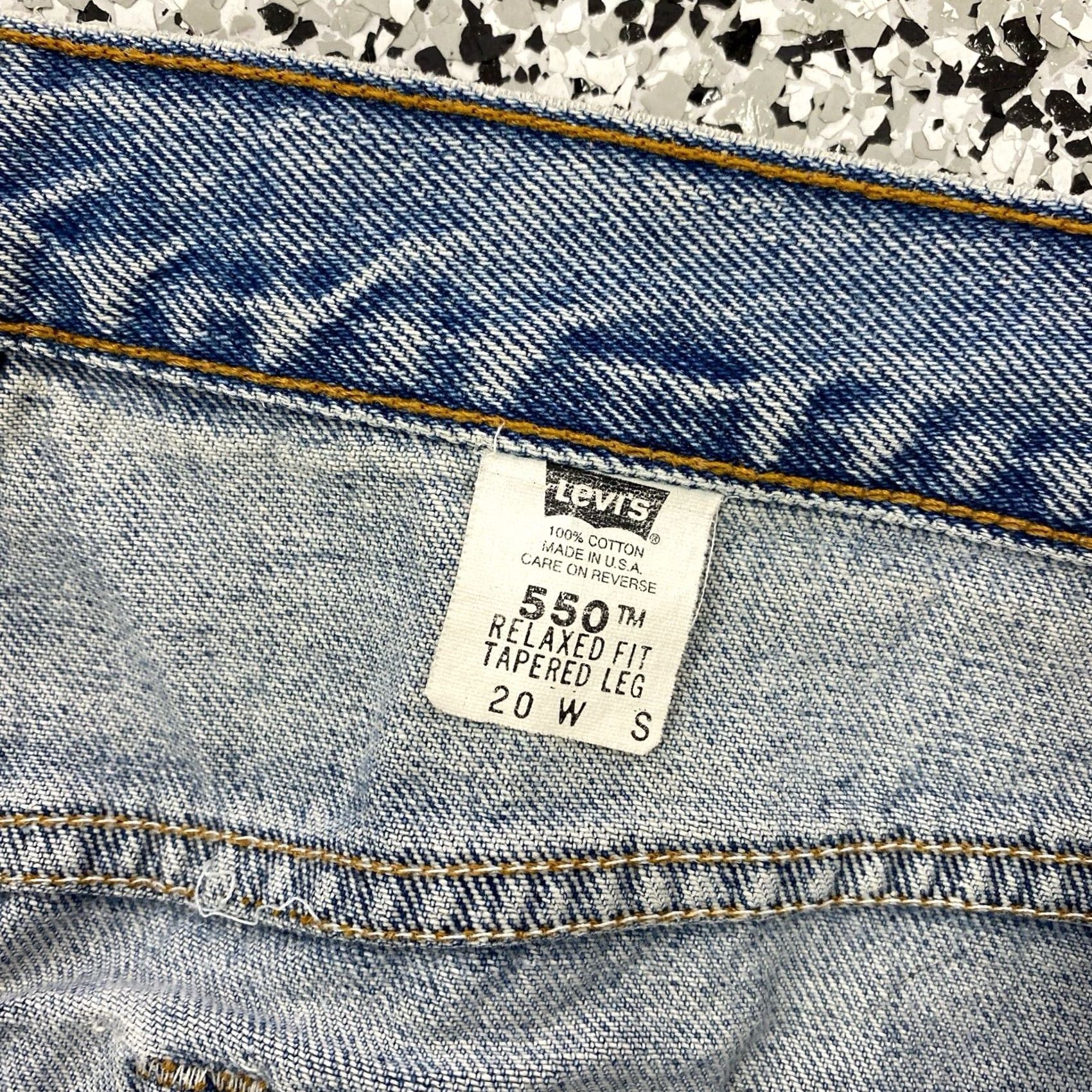 Levi's VINTAGE Levi's 550 Jeans Relaxed Fit Mens 36x29 Light Blue Wash Denim Size US 36 / EU 52 - 3 Thumbnail