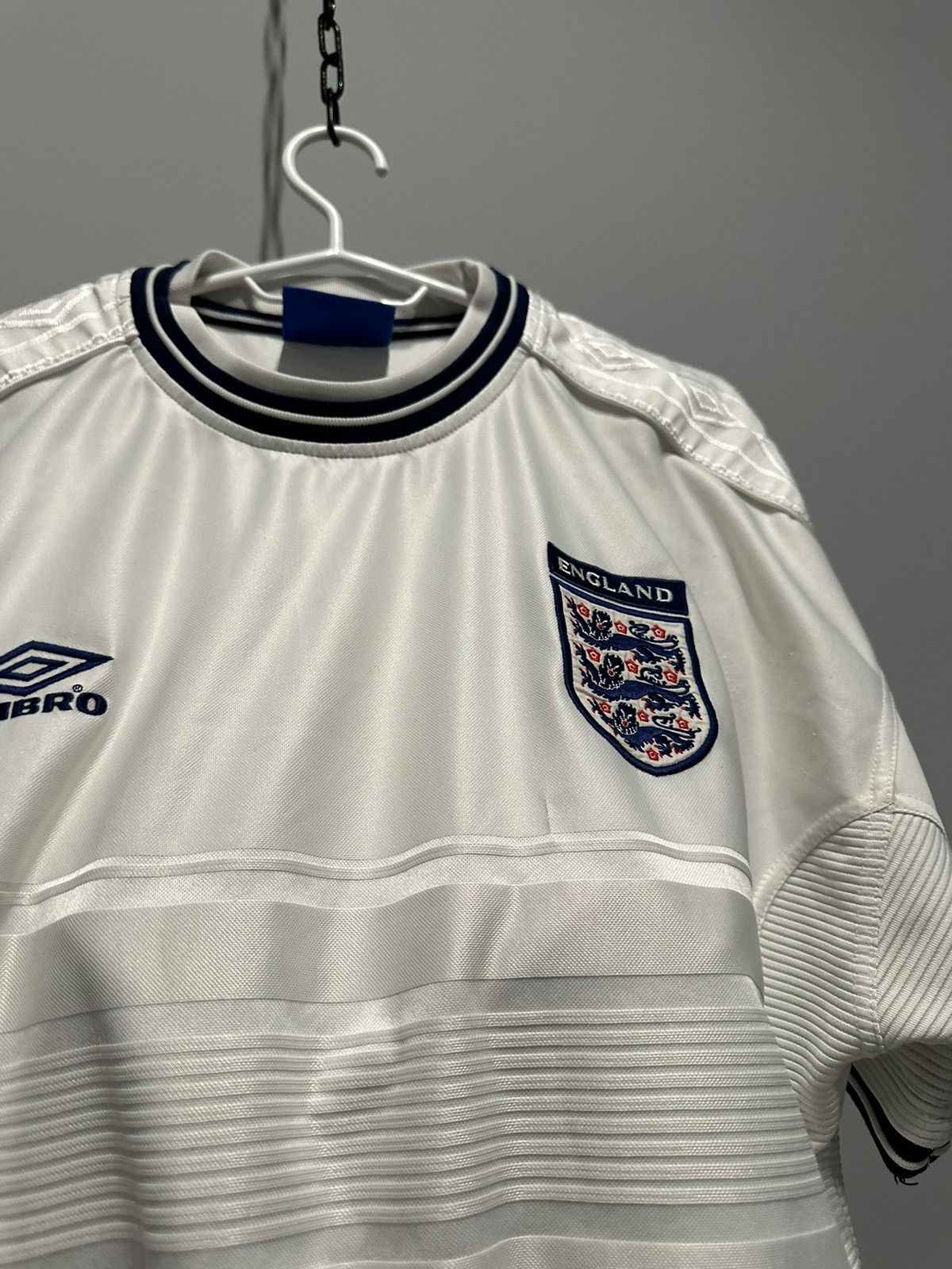 Japanese Brand Umbro England 1999 2000 Home Shirt Soccer Jersey Mike Tyson Size US XL / EU 56 / 4 - 12 Thumbnail