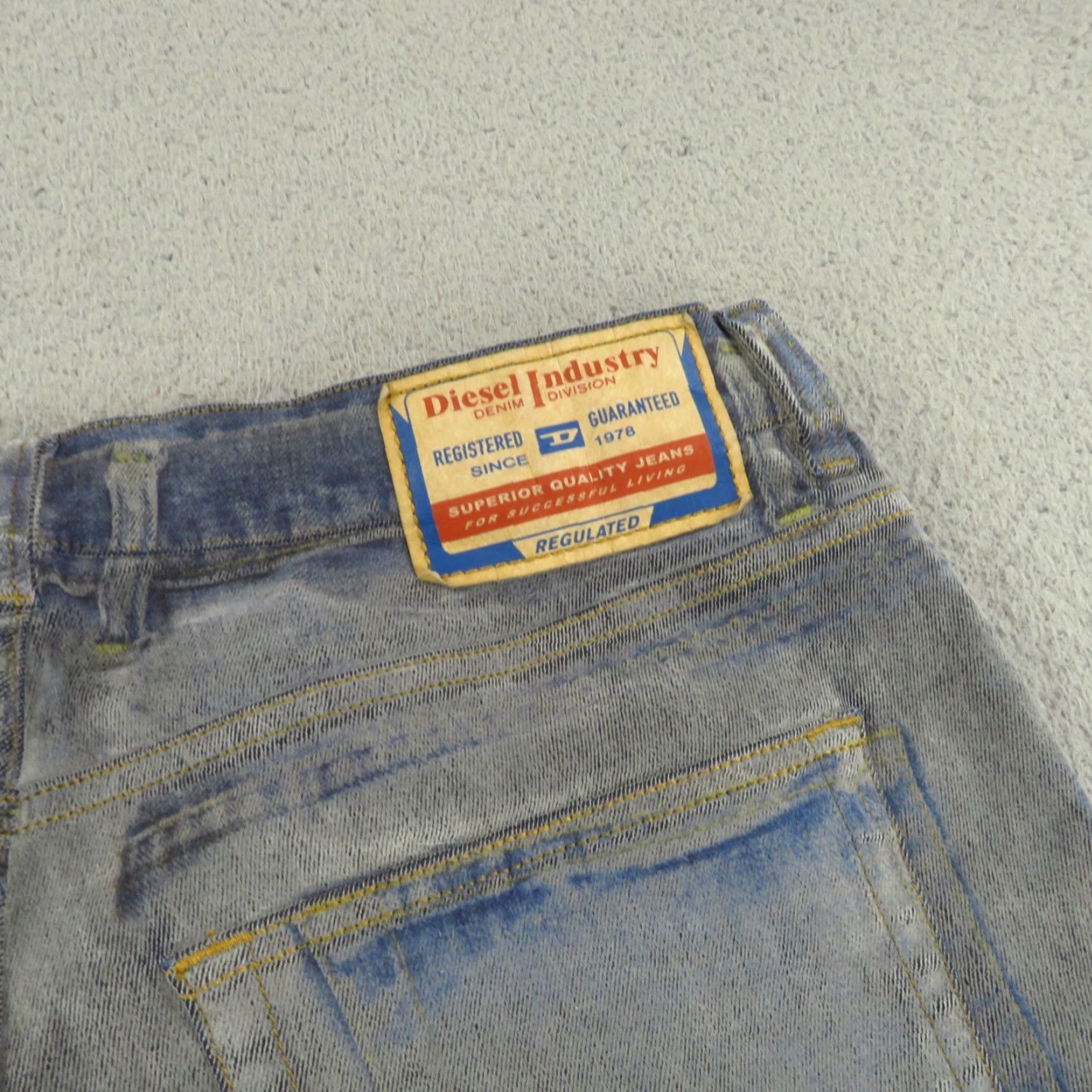 Diesel Diesel Jeans Men 34x29 Loose Straight 5 Pocket Stamped Dirty Wash ITALY Size US 34 / EU 50 - 7 Thumbnail