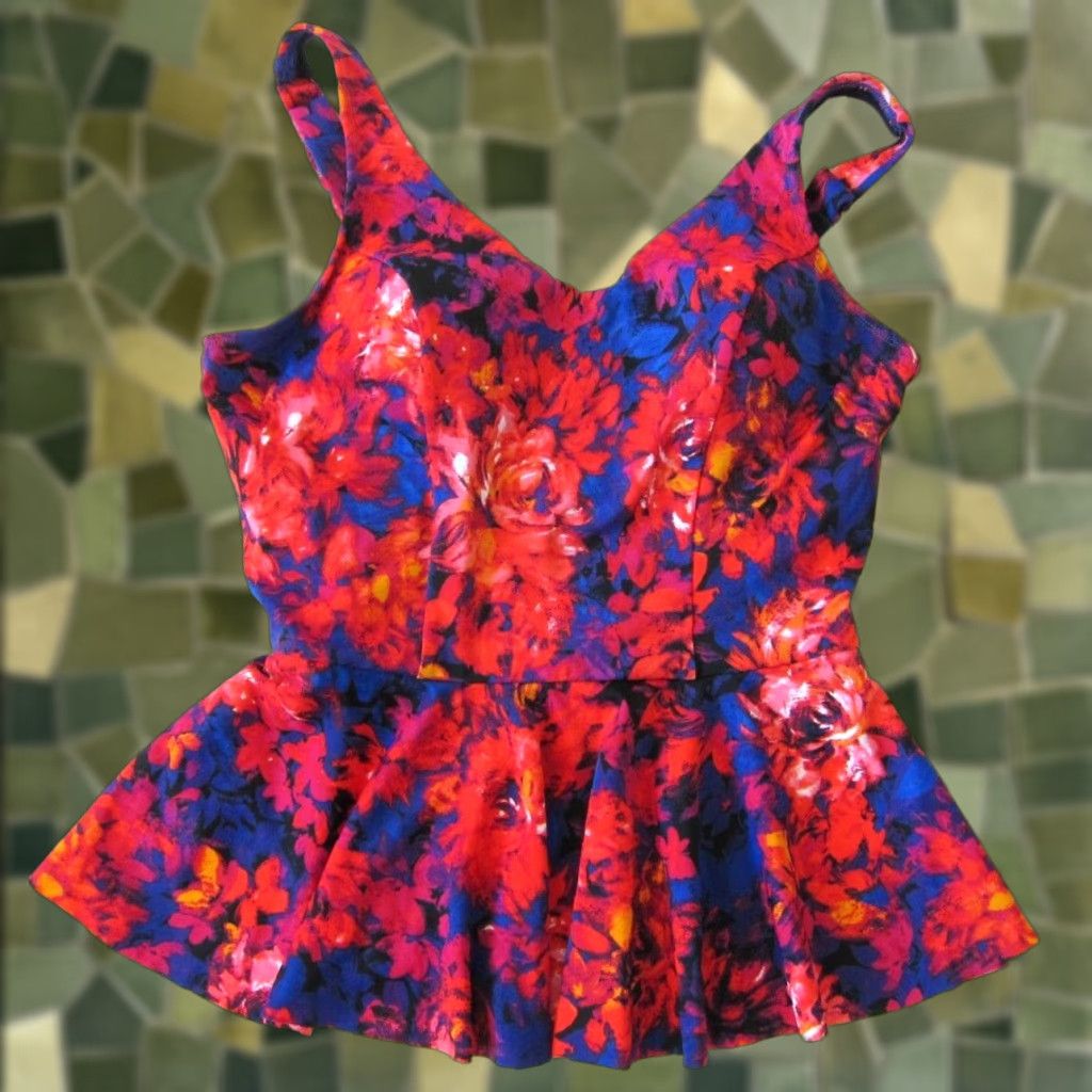 Vintage Contour Beach Scene Floral Built In Bra Tankini Swim Top 16 Red Womens Size 16 90s Vintage Pattern Size XXL / US 16-18 / IT 52-54 - 1 Thumbnail