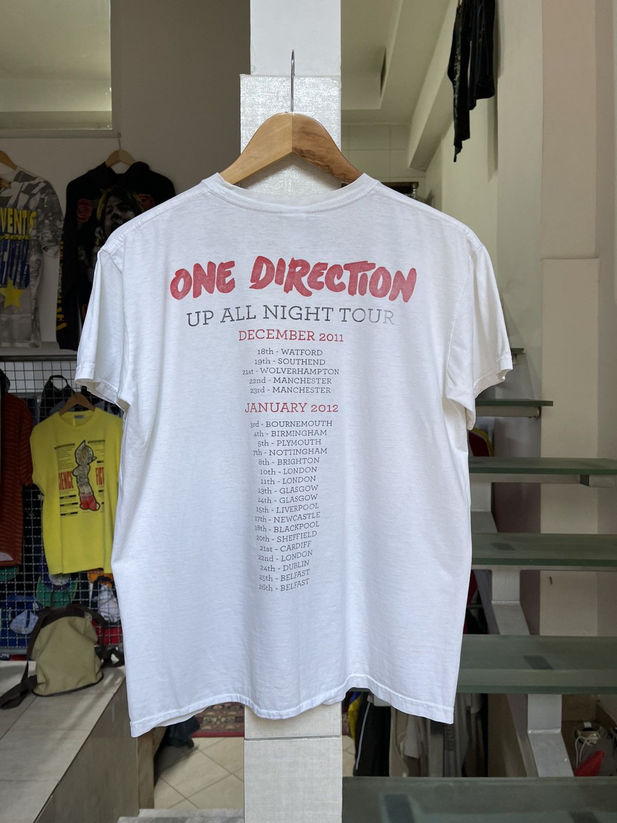 Band Tees One Direction 2011 Up All Night Tour T Shirt Size US M / EU 48-50 / 2 - 2 Thumbnail