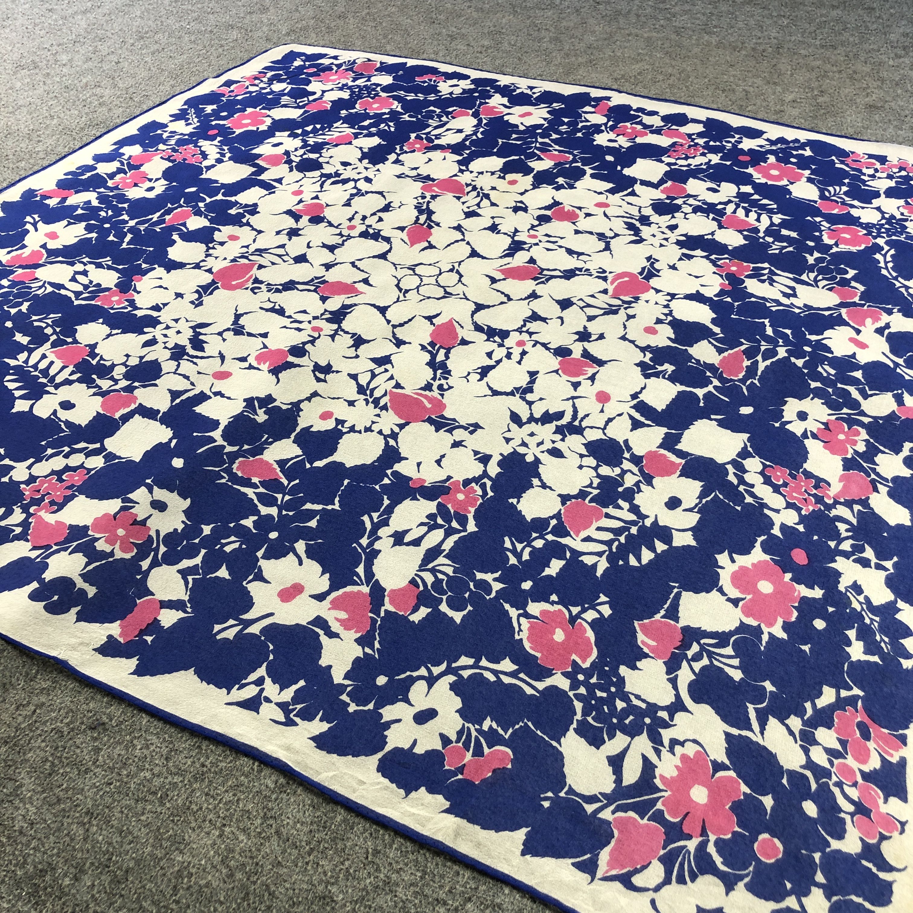 Vintage Vintage Luxury Floral Hand Rolled Silk Scarf M1295 Size ONE SIZE - 3 Thumbnail