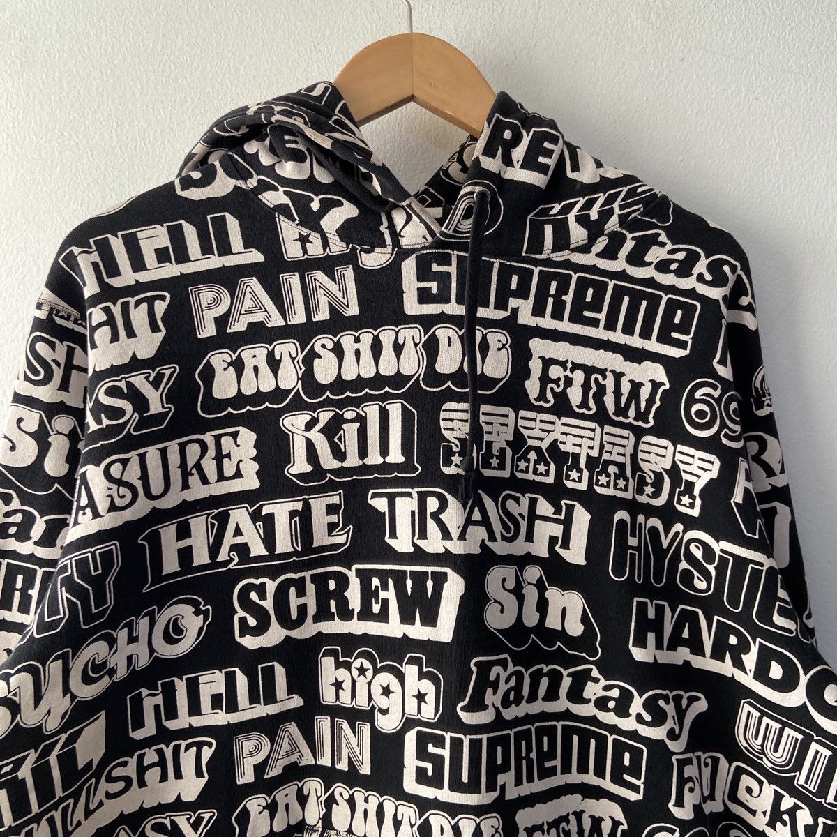 Hysteric Glamour × Supreme SUPREME x HYSTERIC GLAMOUR TEXT HOODIE Size US L / EU 52-54 / 3 - 2 Thumbnail