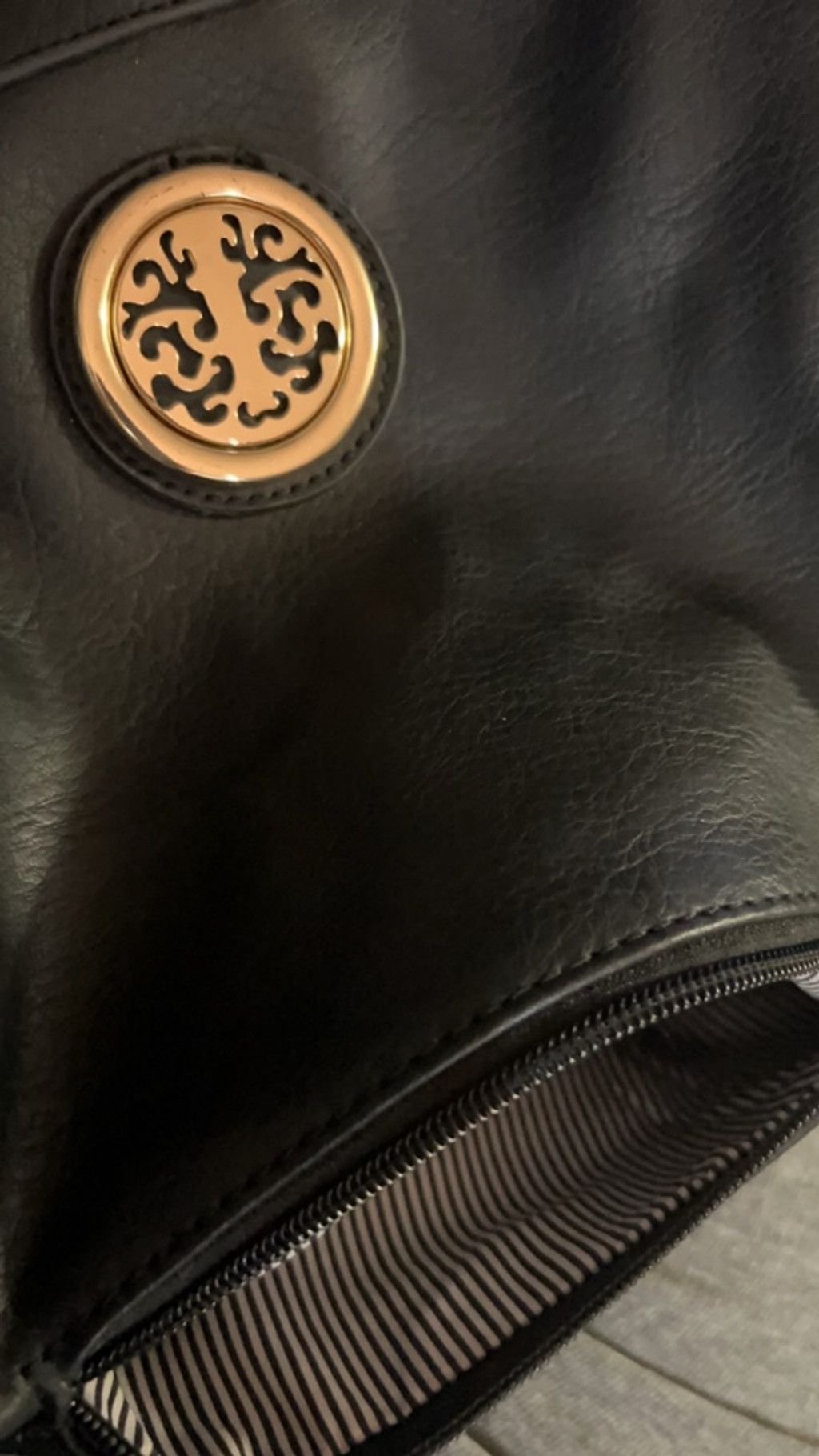 The Unbranded Brand Women's Unbranded Black Crossbody Bag One with Gold Accents Size ONE SIZE - 7 Thumbnail