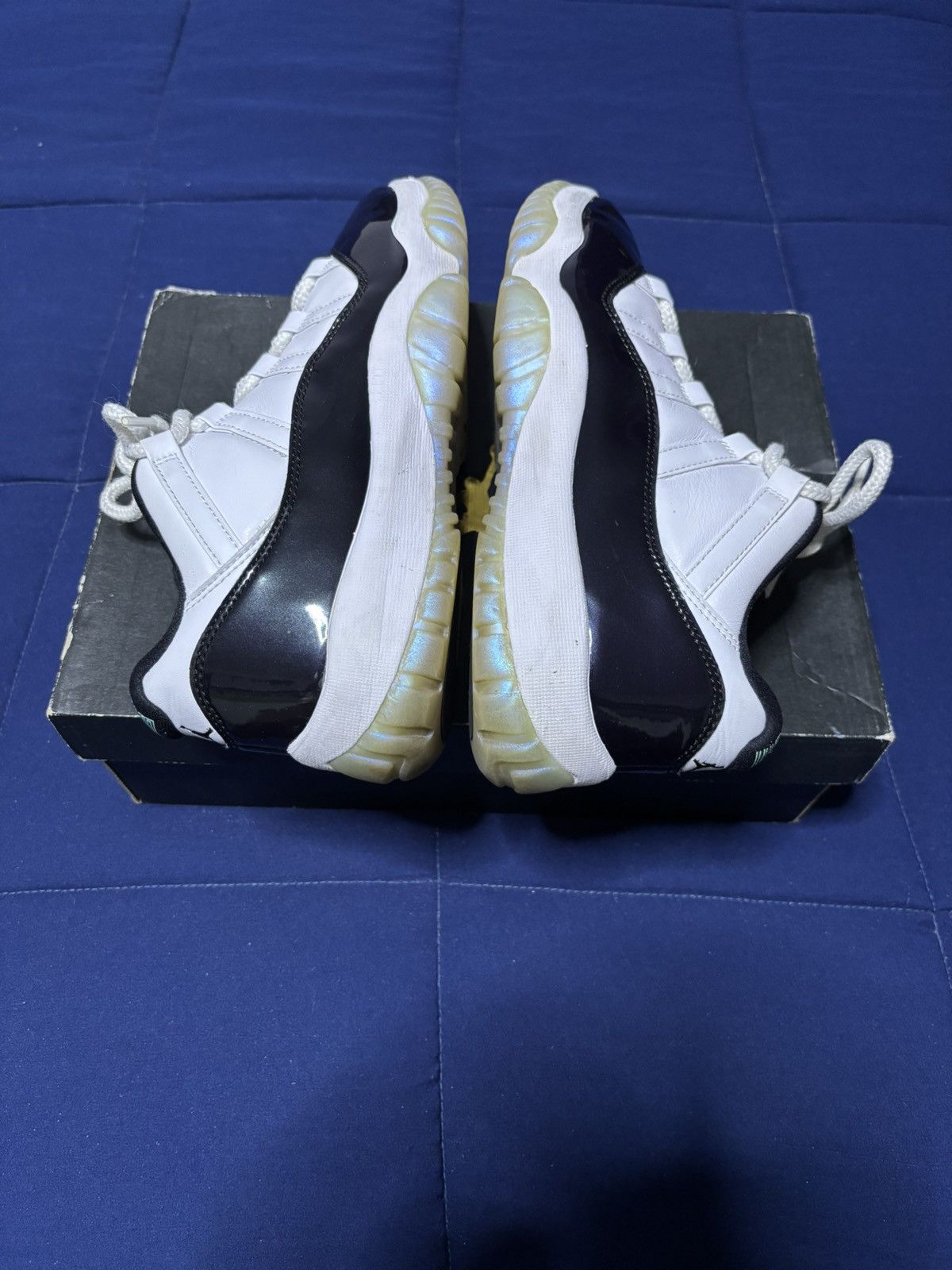 Jordan Brand Air Jordan 11 Retro Low Emerald 2018 Size 9 Size US 9 / EU 42 - 3 Thumbnail