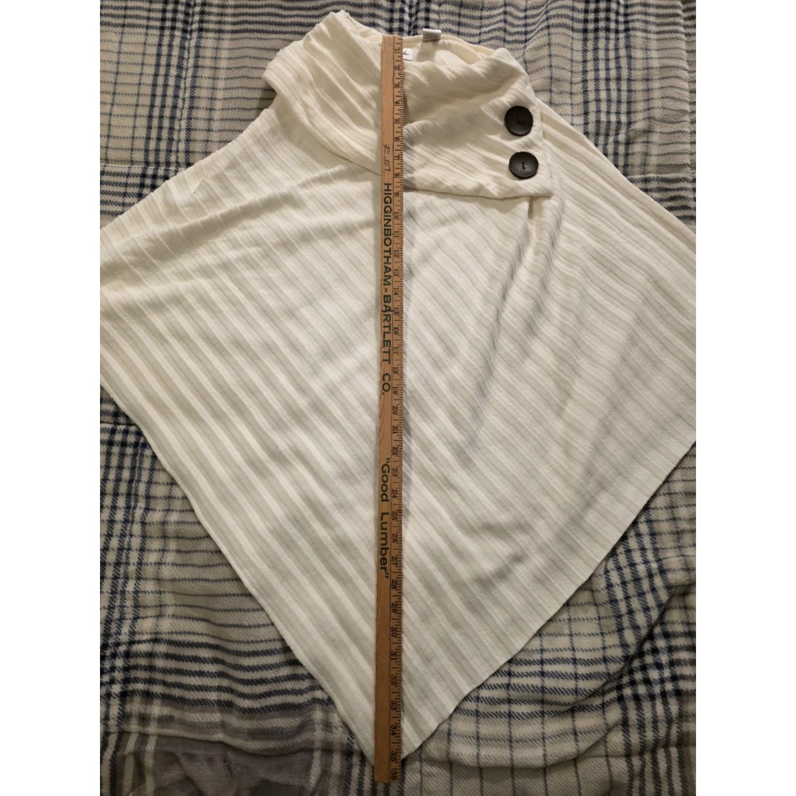 Vintage VINTAGE Le Moda Shawl Collar Fleece Poncho Ivory One Size OSFM Womens Button Accent Knit Cape Size ONE SIZE - 7 Thumbnail