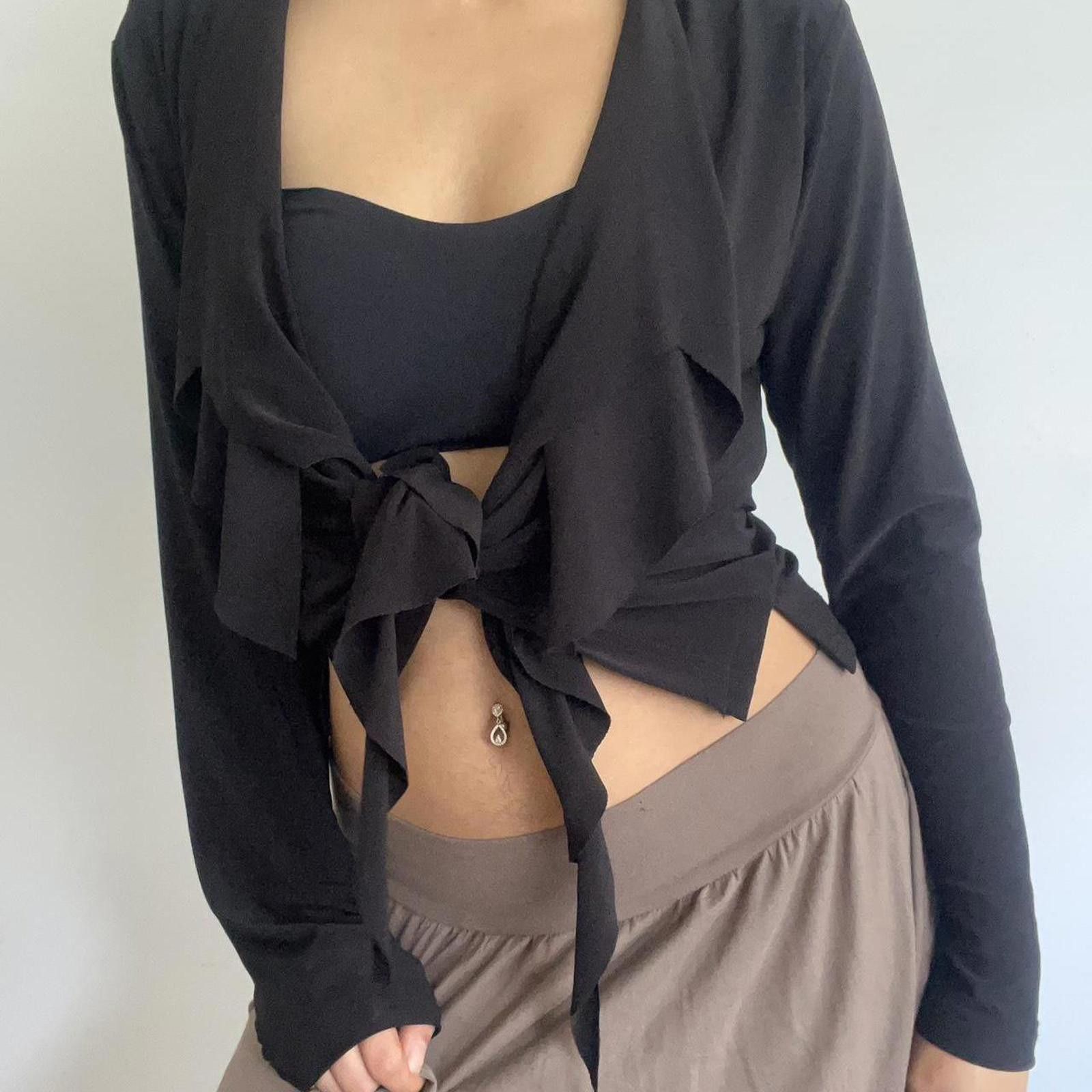 Other Black long sleeve wrap top with ruffle detail #goth #grunge Size M / US 6-8 / IT 42-44 - 4 Thumbnail