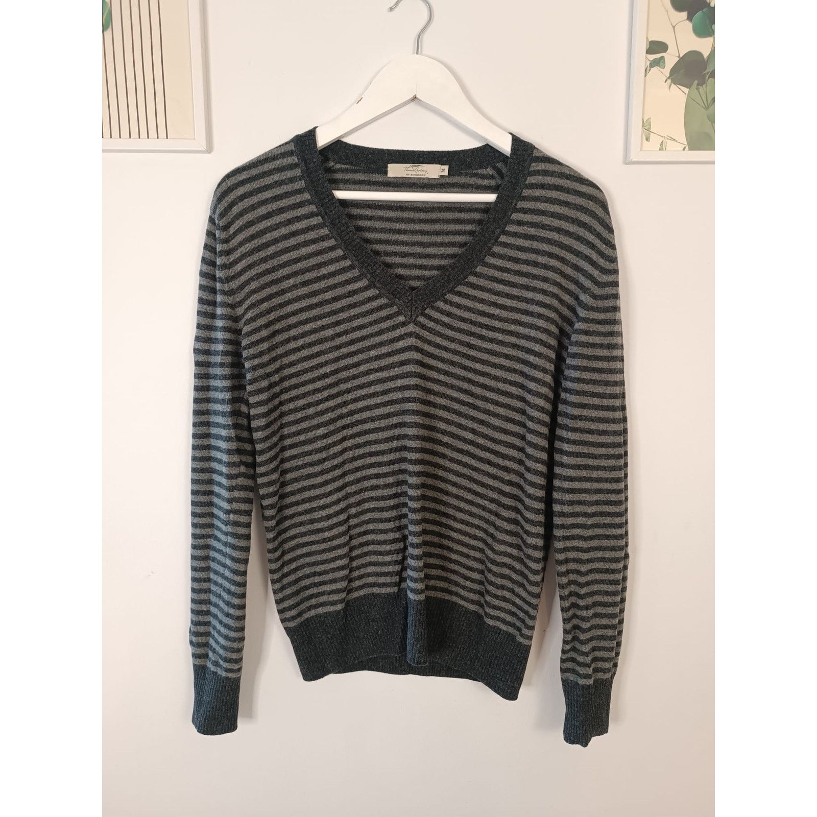 Burberry Burberry Women V-Neck Jumper Knitwear Sweater Striped Wool Size M / US 6-8 / IT 42-44 - 1 Thumbnail