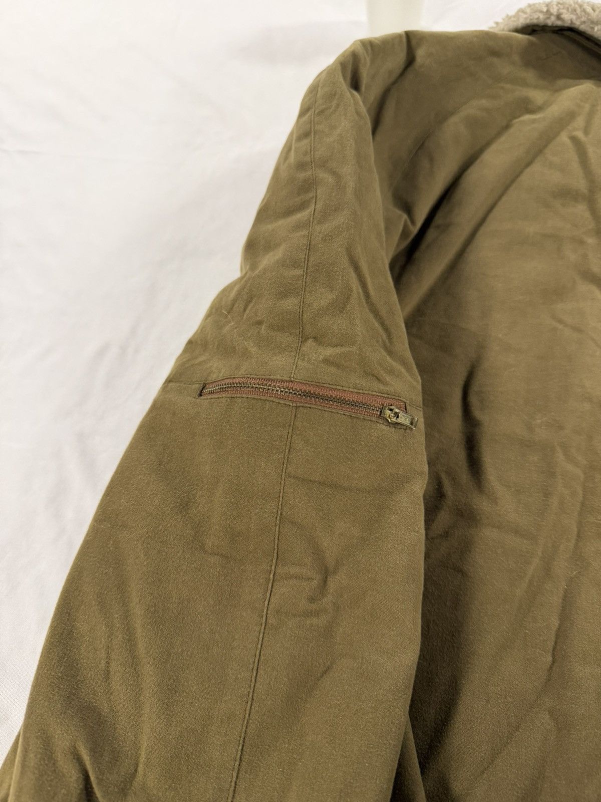 Burberry VTG Burberry Bomber Coat Faux Fur Collar Size M / 18 Olive Size US M / EU 48-50 / 2 - 10 Thumbnail