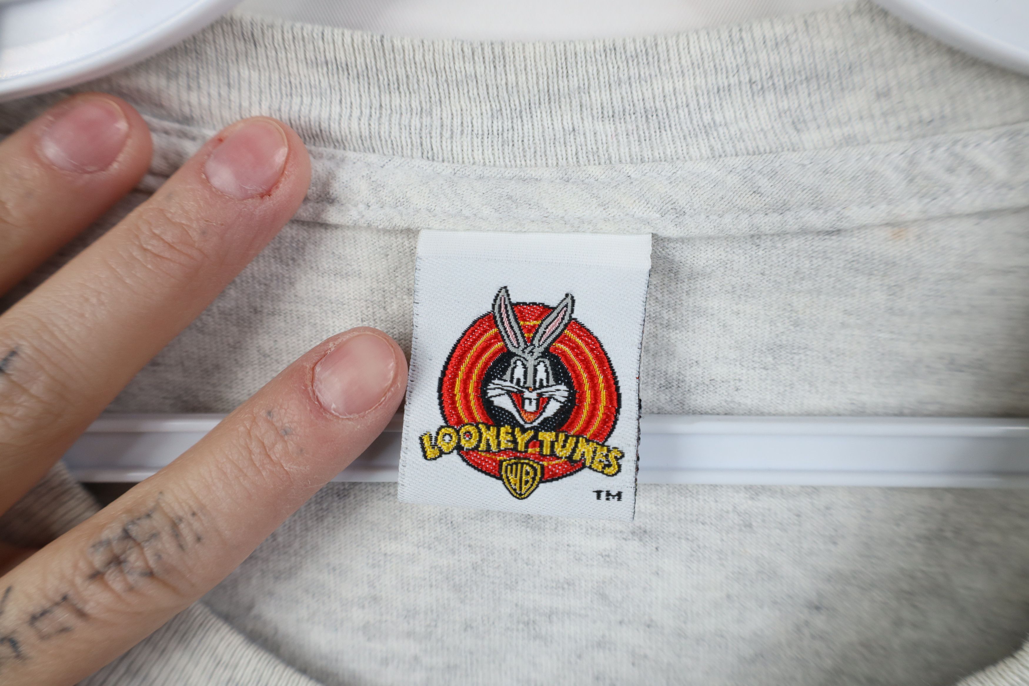 Vintage Vintage 90s Looney Tunes Taz Long Sleeve T-Shirt Gray Cotton Size US XL / EU 56 / 4 - 12 Thumbnail