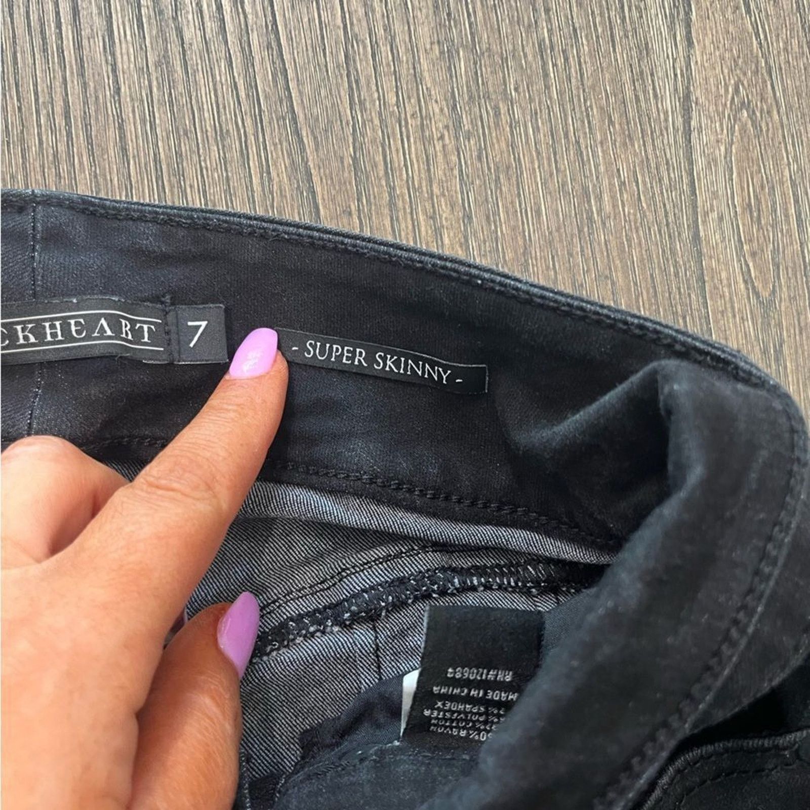 Vintage Black Heart Super Skinny High Rise Black Jeans Size 7 Size 28" / US 6 / IT 42 - 6 Thumbnail