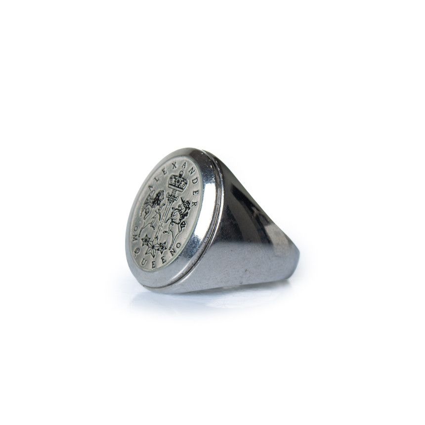 Alexander McQueen Alexander McQueen, Coat of arms ring in silvery Size ONE SIZE - 2 Thumbnail