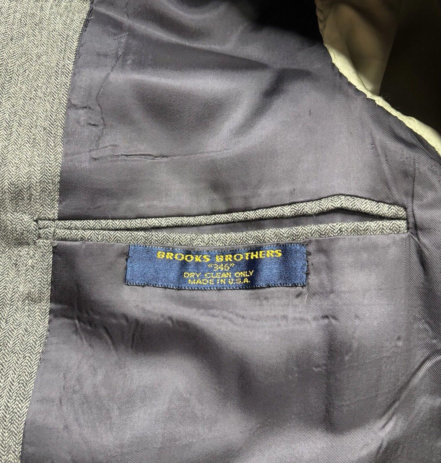 Brooks Brothers Brooks Brothers 346 Blazer Jacket Men's 39R Wool Fishbone Size 38R - 2 Thumbnail