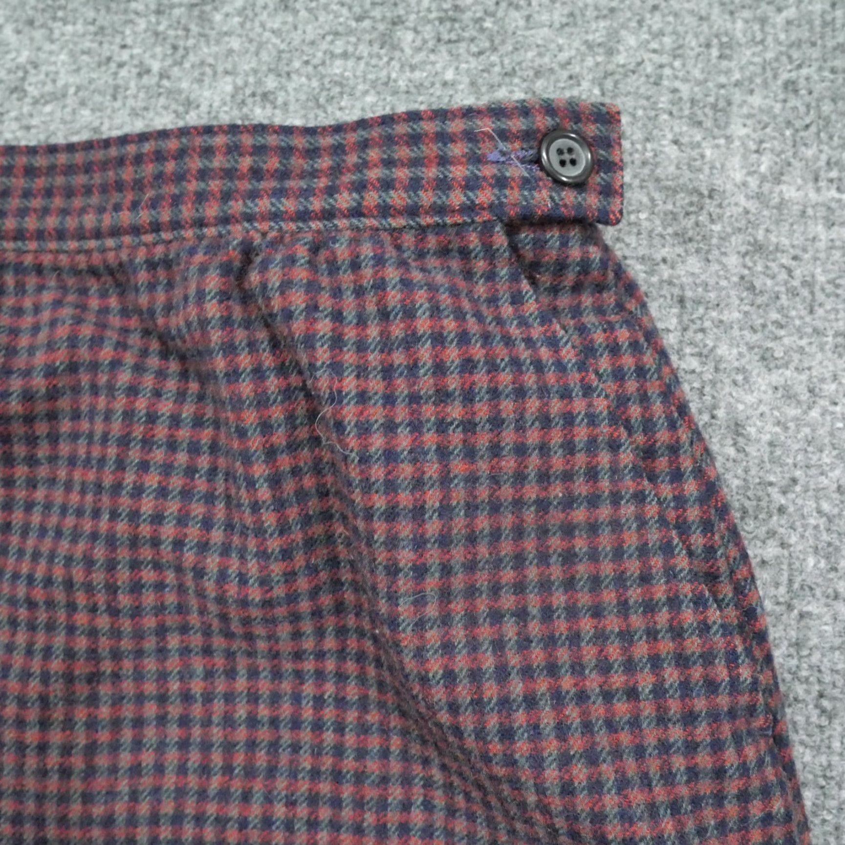 Pendleton VINTAGE Pendleton Skirt Womens 10 Red Plaid Wool 80s Red Pendleton Skirt Womens 10 80s Wool Plaid Vintage Size 32" / US 10 / IT 46 - 2 Thumbnail