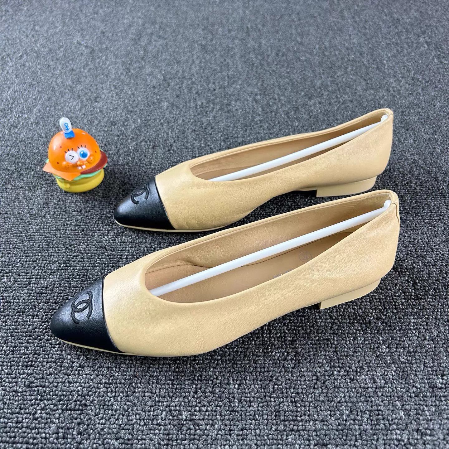 Chanel Chanel Double C colorblock ballet flats 35.5 Size US 5 / IT 35 - 1 Thumbnail