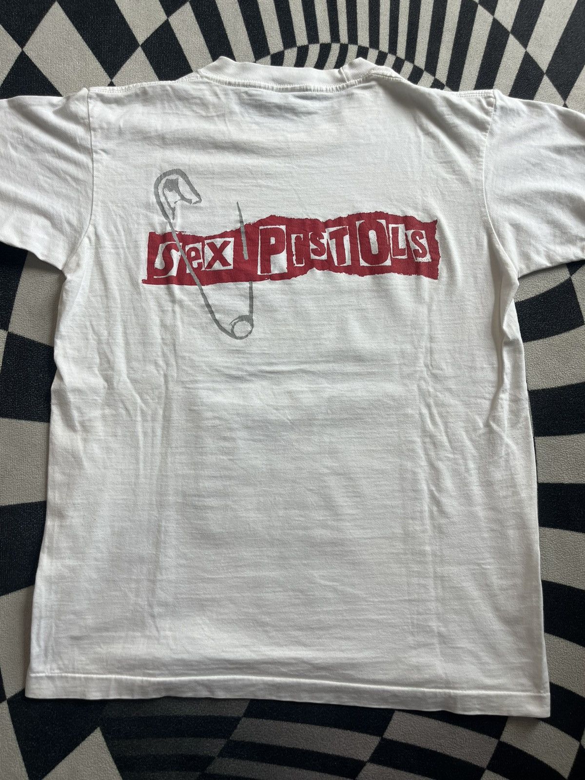 Band Tees Vintage Sex Pistols God Save The Queen 90’s Tshirt Size US M / EU 48-50 / 2 - 8 Thumbnail